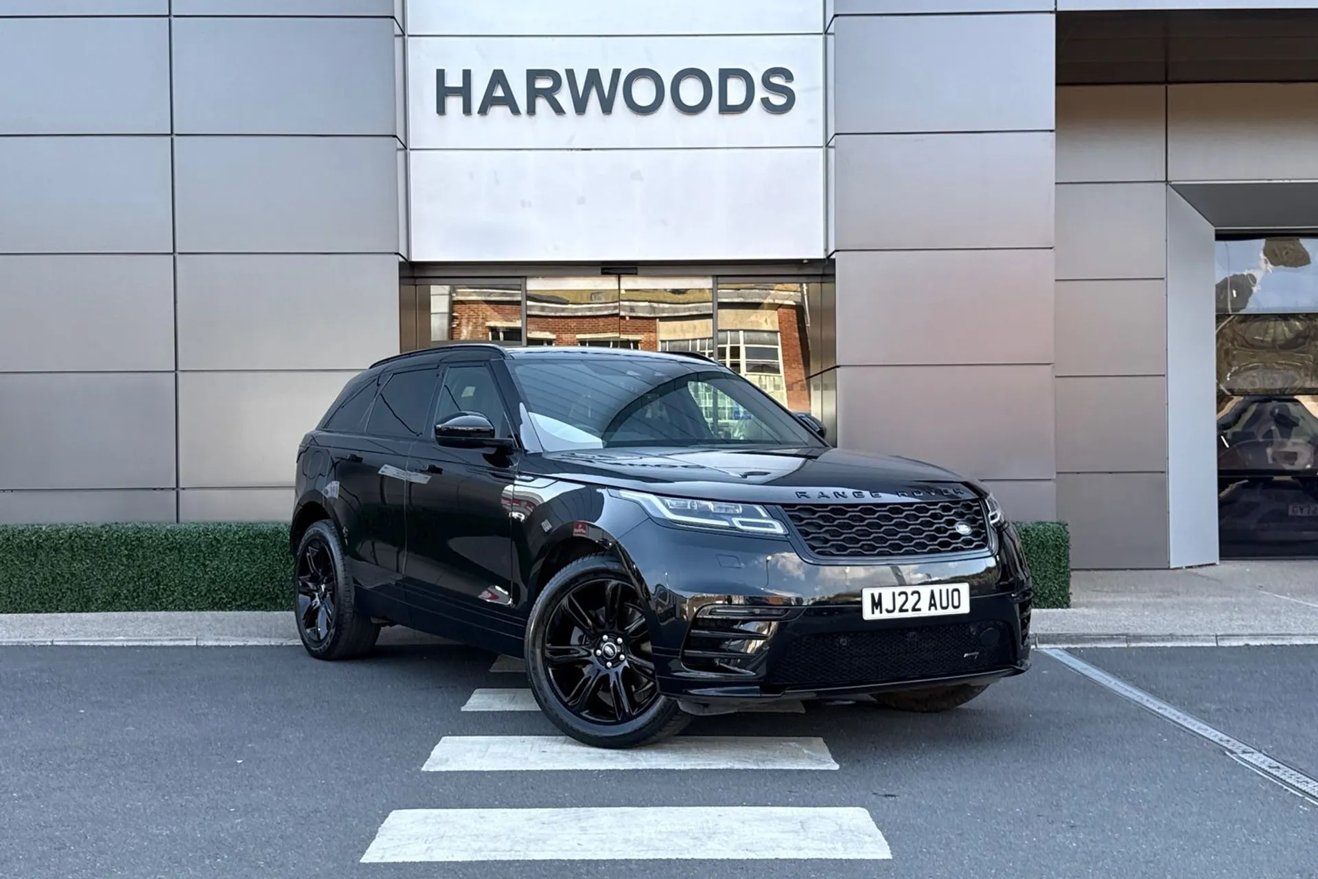 LAND ROVER RANGE ROVER VELAR focused image