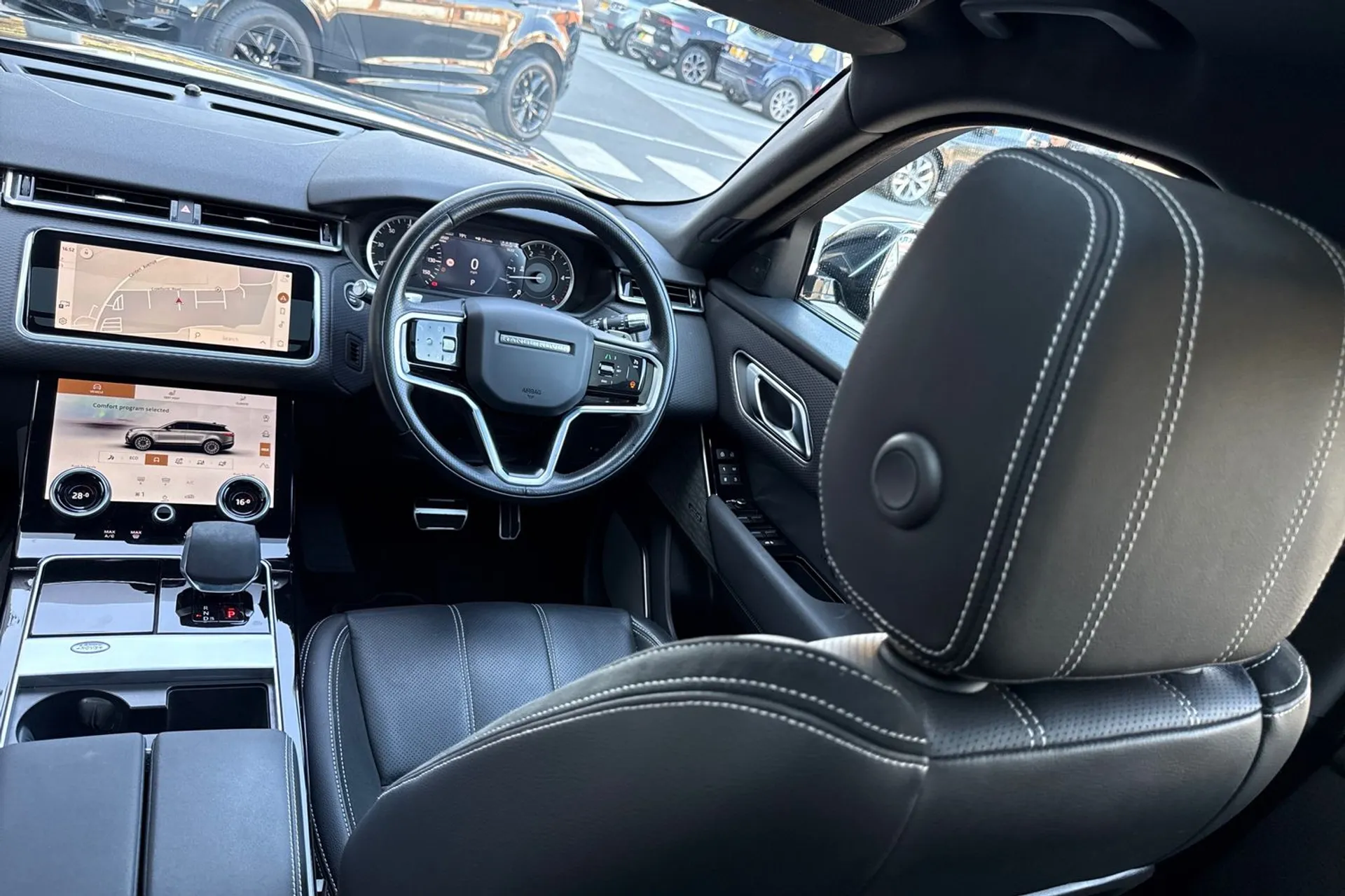 LAND ROVER RANGE ROVER VELAR thumbnail image number 46