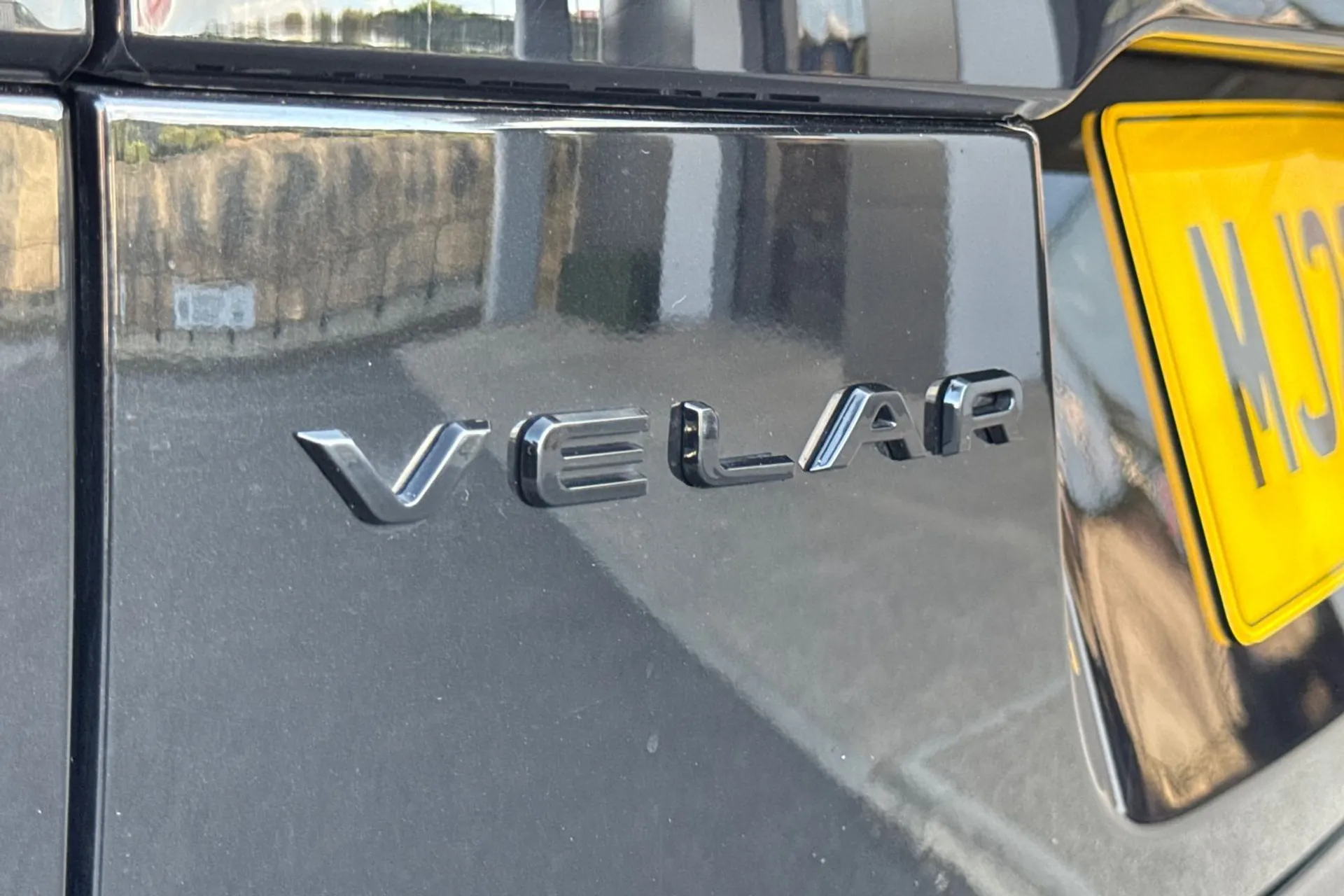 LAND ROVER RANGE ROVER VELAR thumbnail image number 32