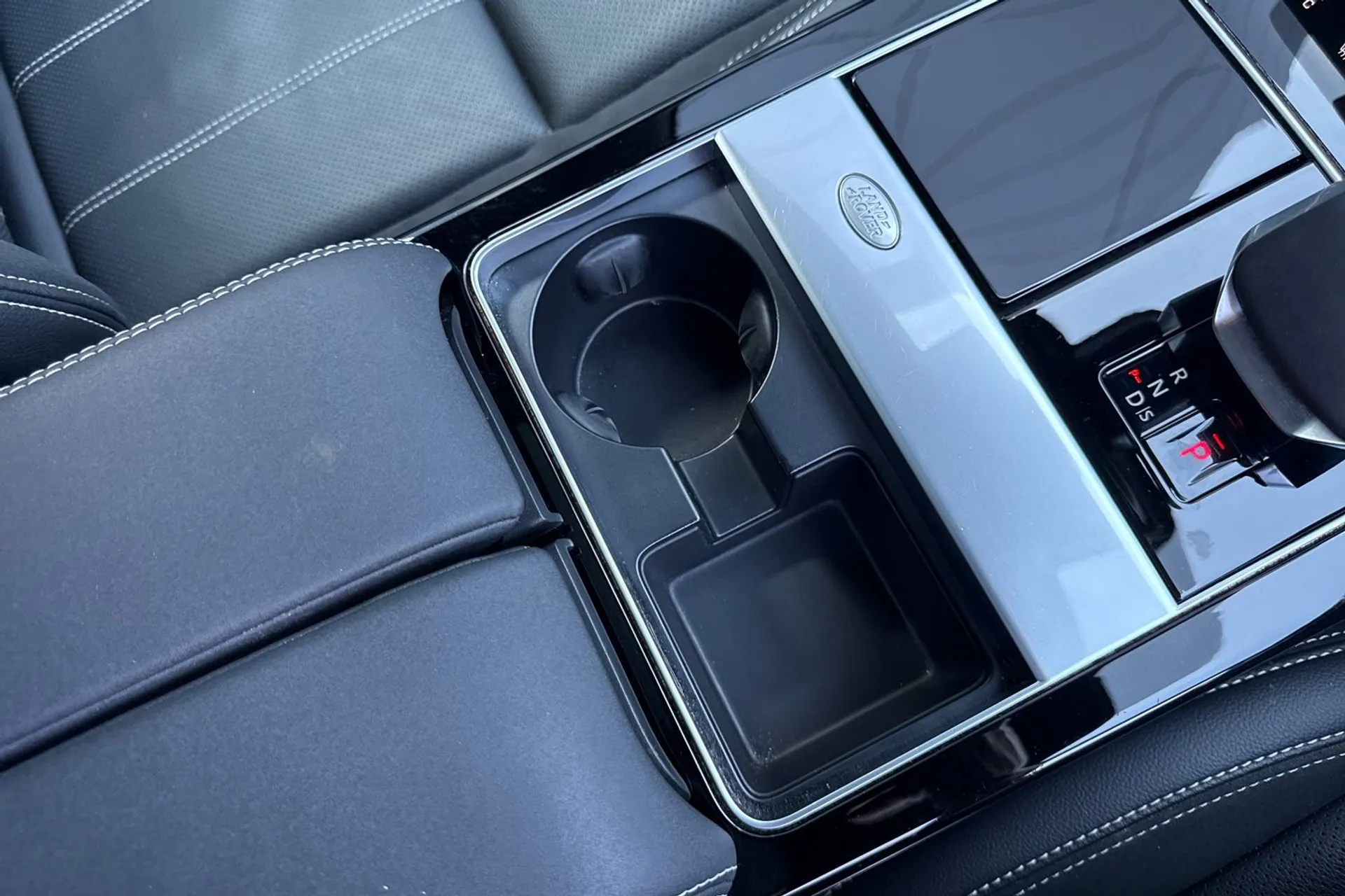 LAND ROVER RANGE ROVER VELAR thumbnail image number 56