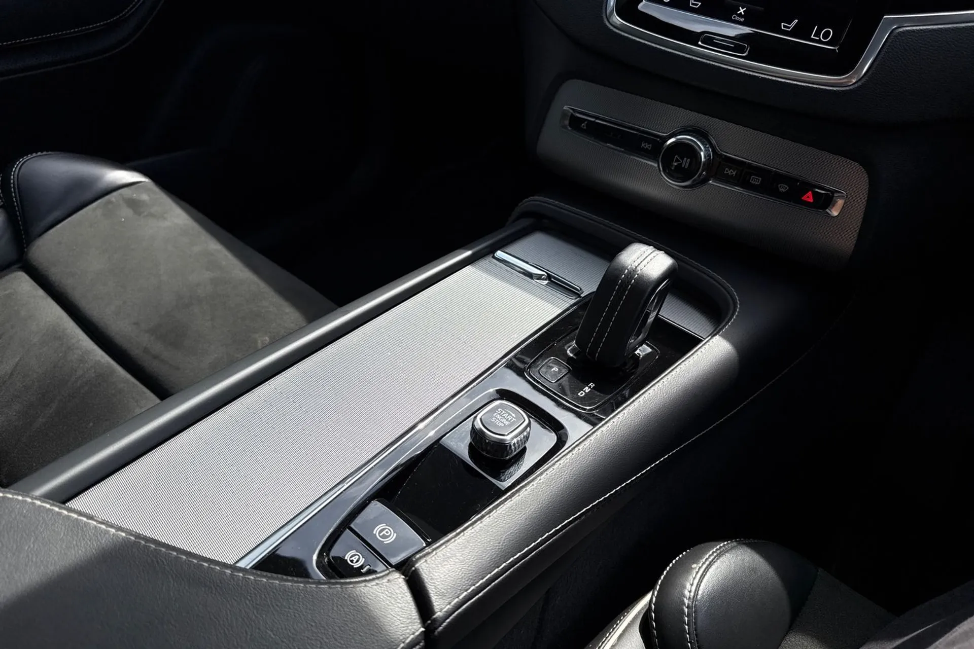 Volvo XC90 thumbnail image number 45