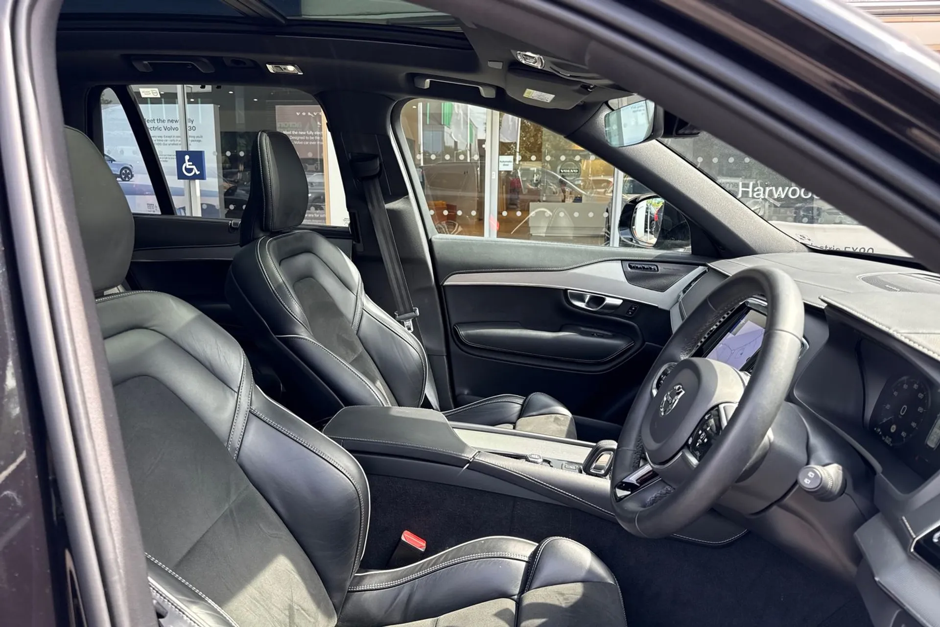Volvo XC90 thumbnail image number 28
