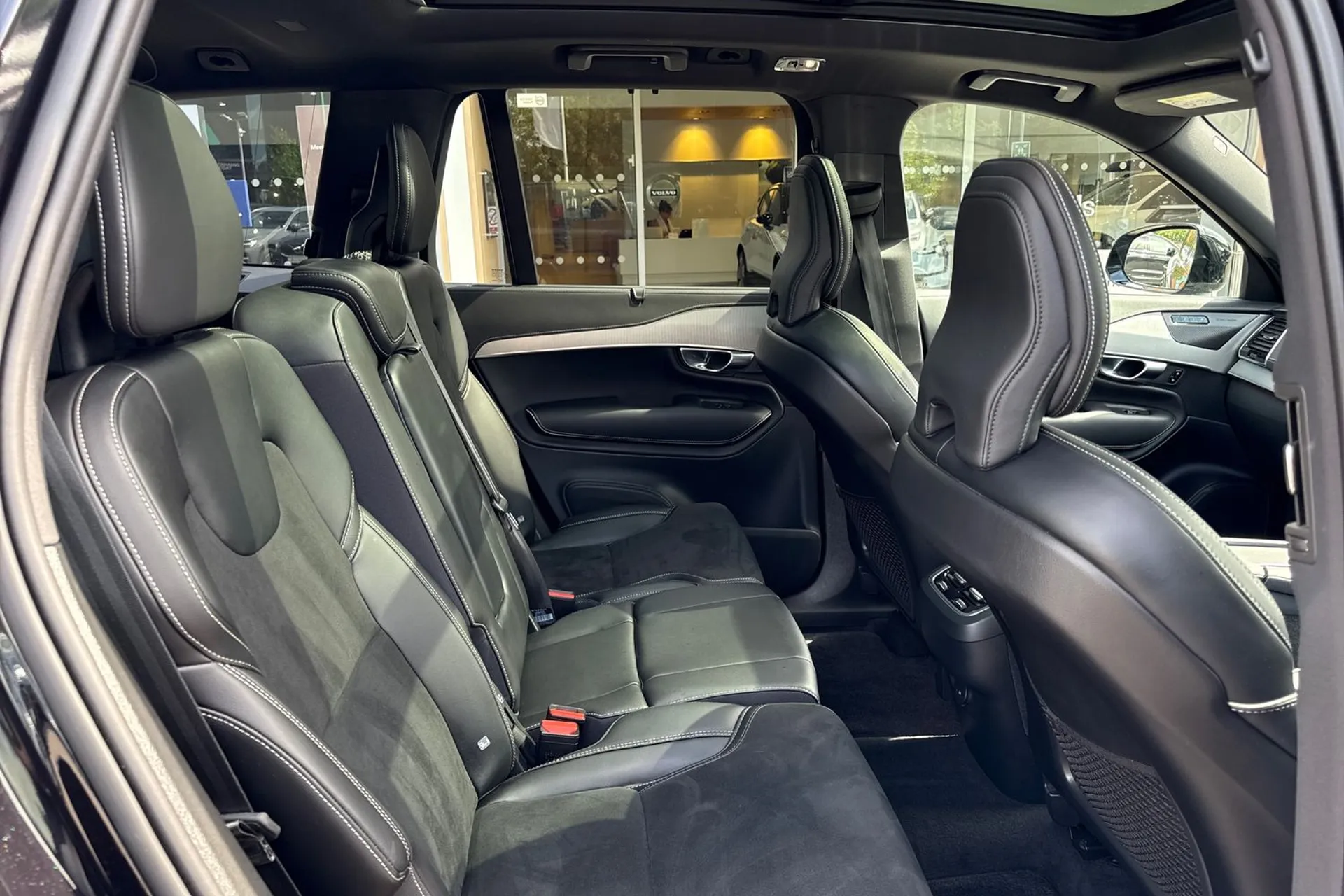 Volvo XC90 thumbnail image number 24