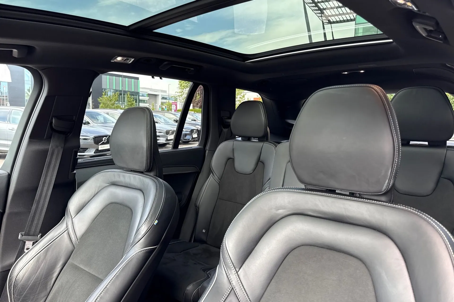 Volvo XC90 thumbnail image number 31