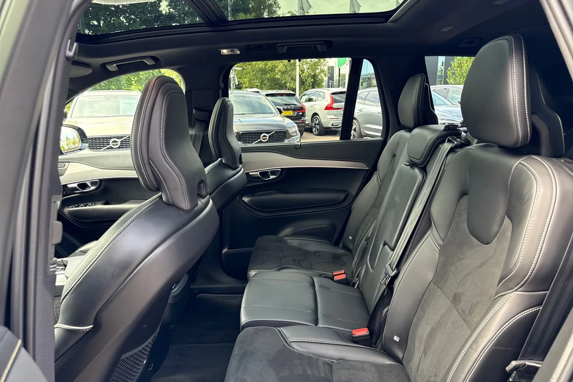 Volvo XC90 thumbnail image number 32