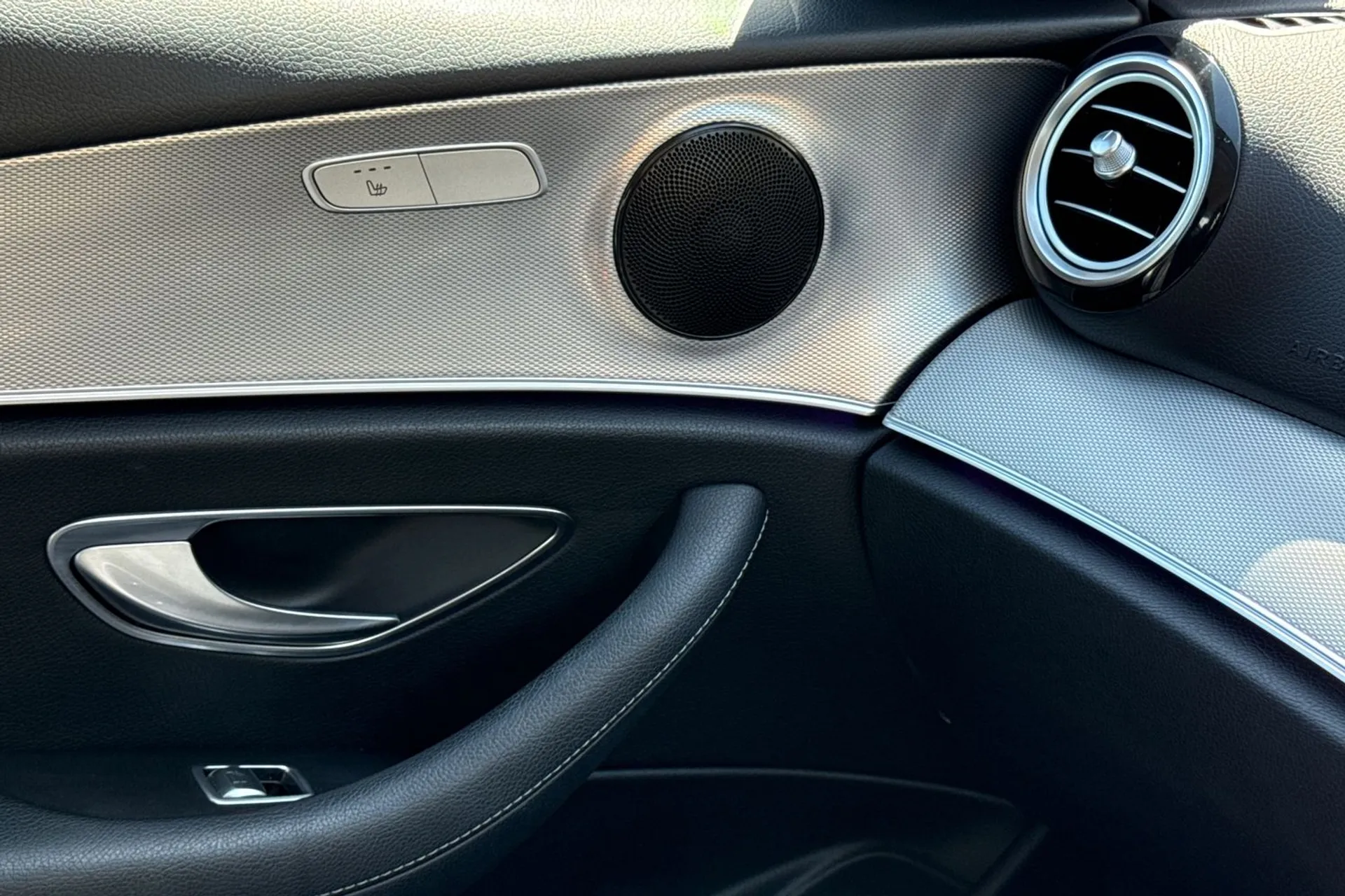 MERCEDES-BENZ E CLASS thumbnail image number 48