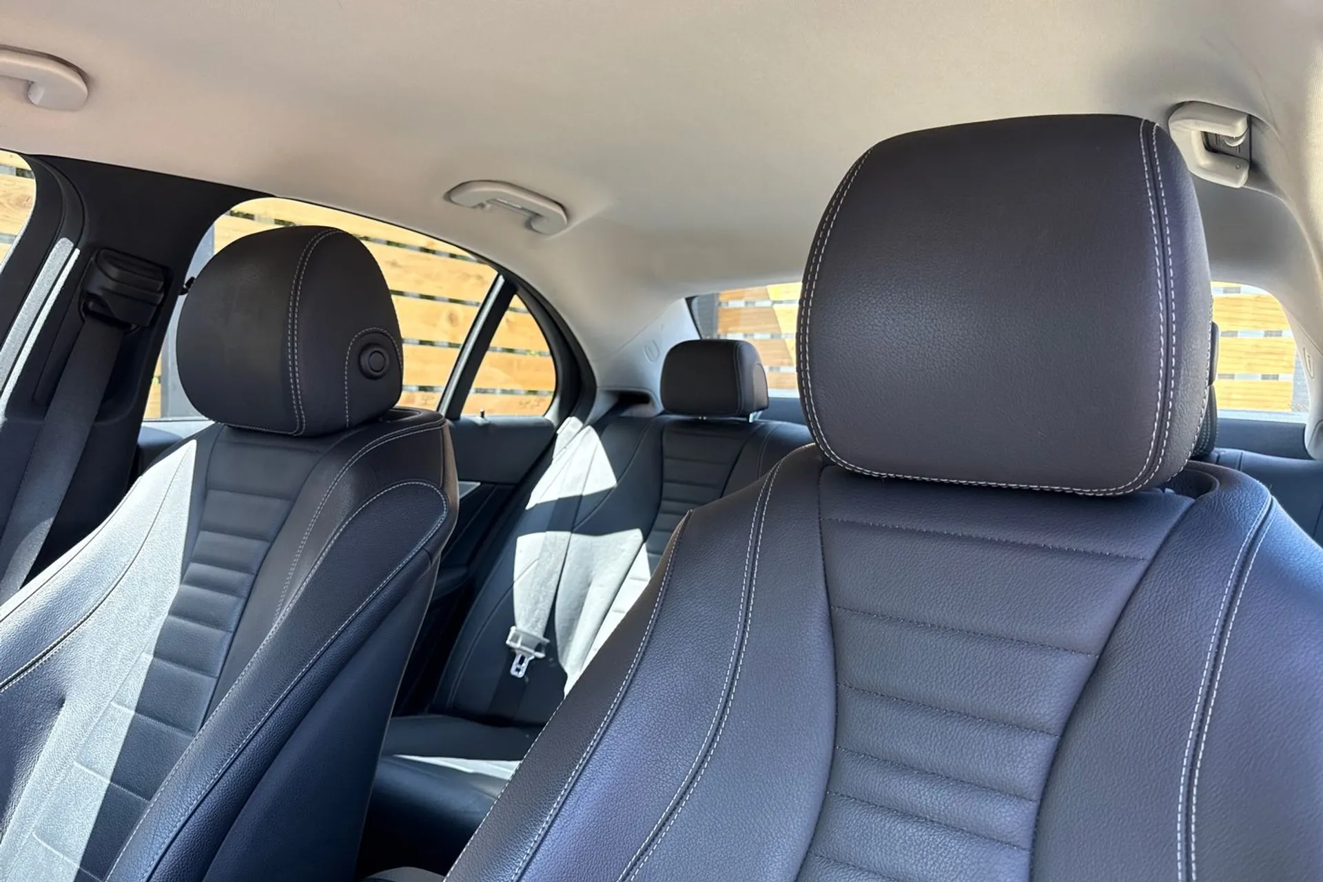 MERCEDES-BENZ E CLASS thumbnail image number 29