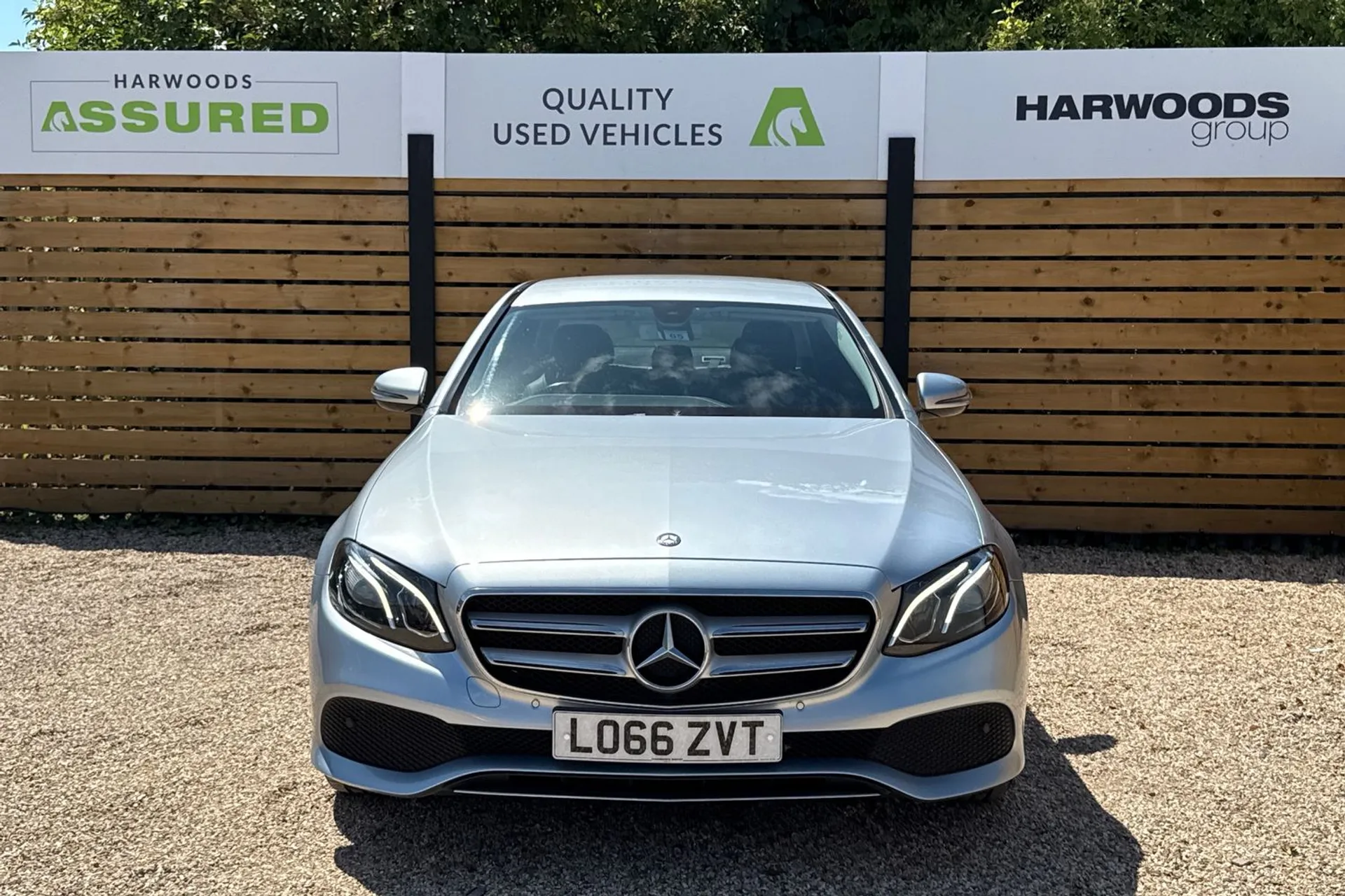 MERCEDES-BENZ E CLASS thumbnail image number 12