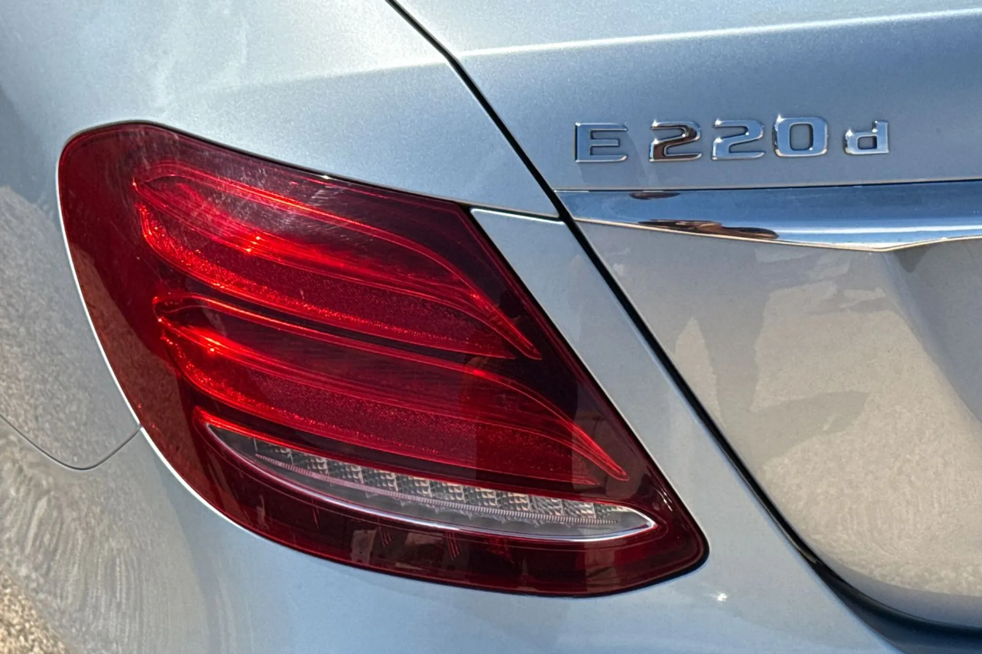 MERCEDES-BENZ E CLASS thumbnail image number 21
