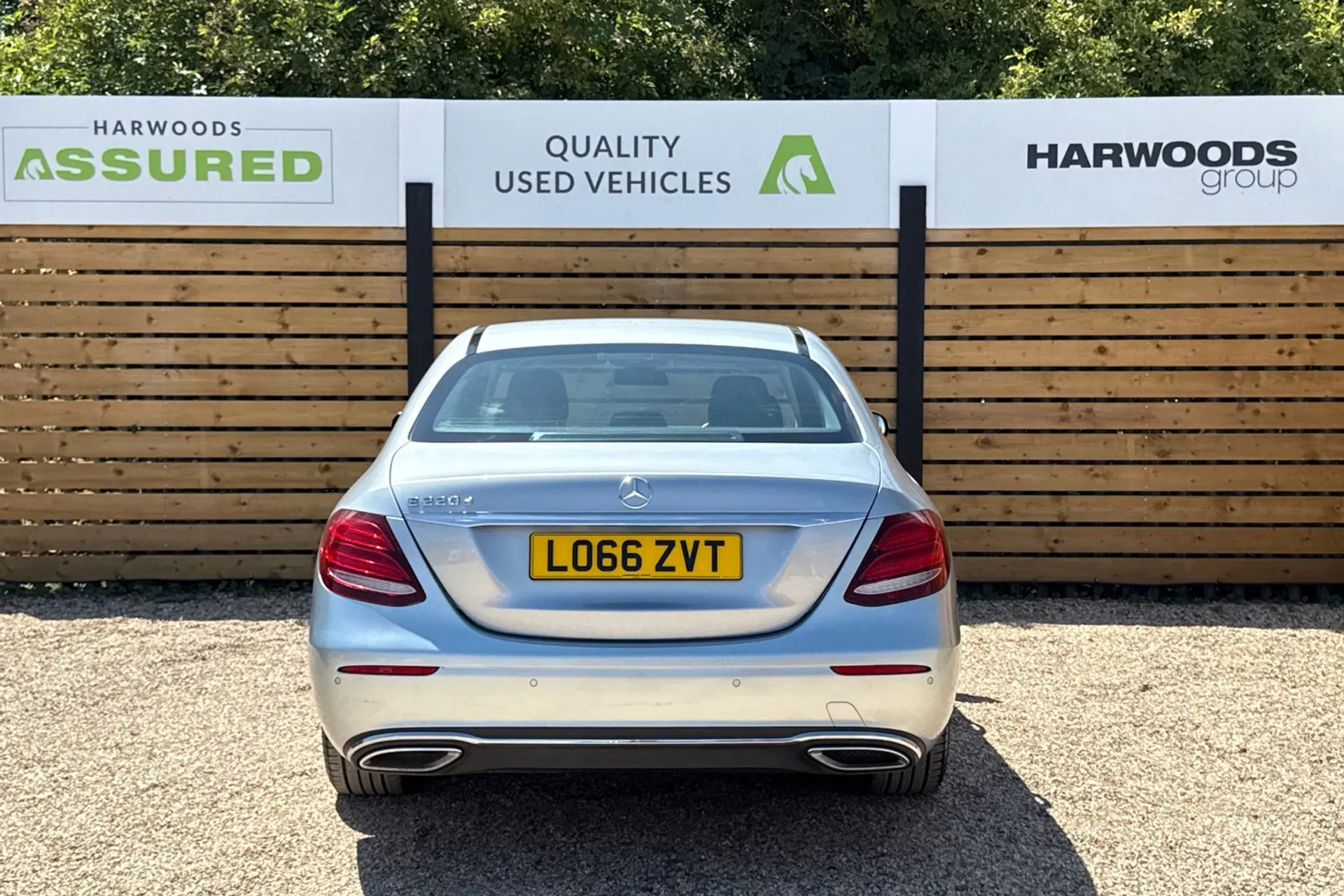 MERCEDES-BENZ E CLASS thumbnail image number 8