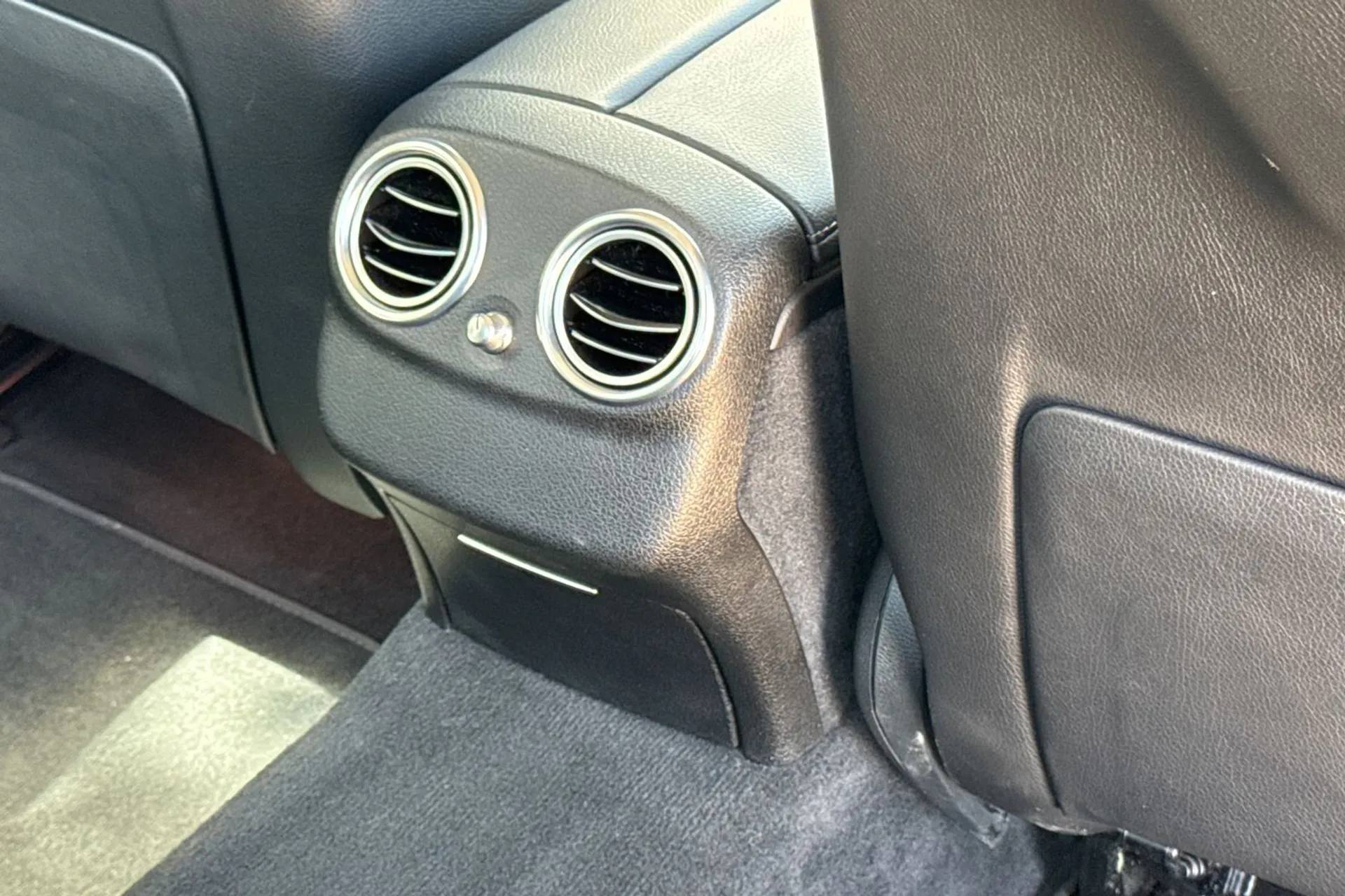 MERCEDES-BENZ E CLASS thumbnail image number 50