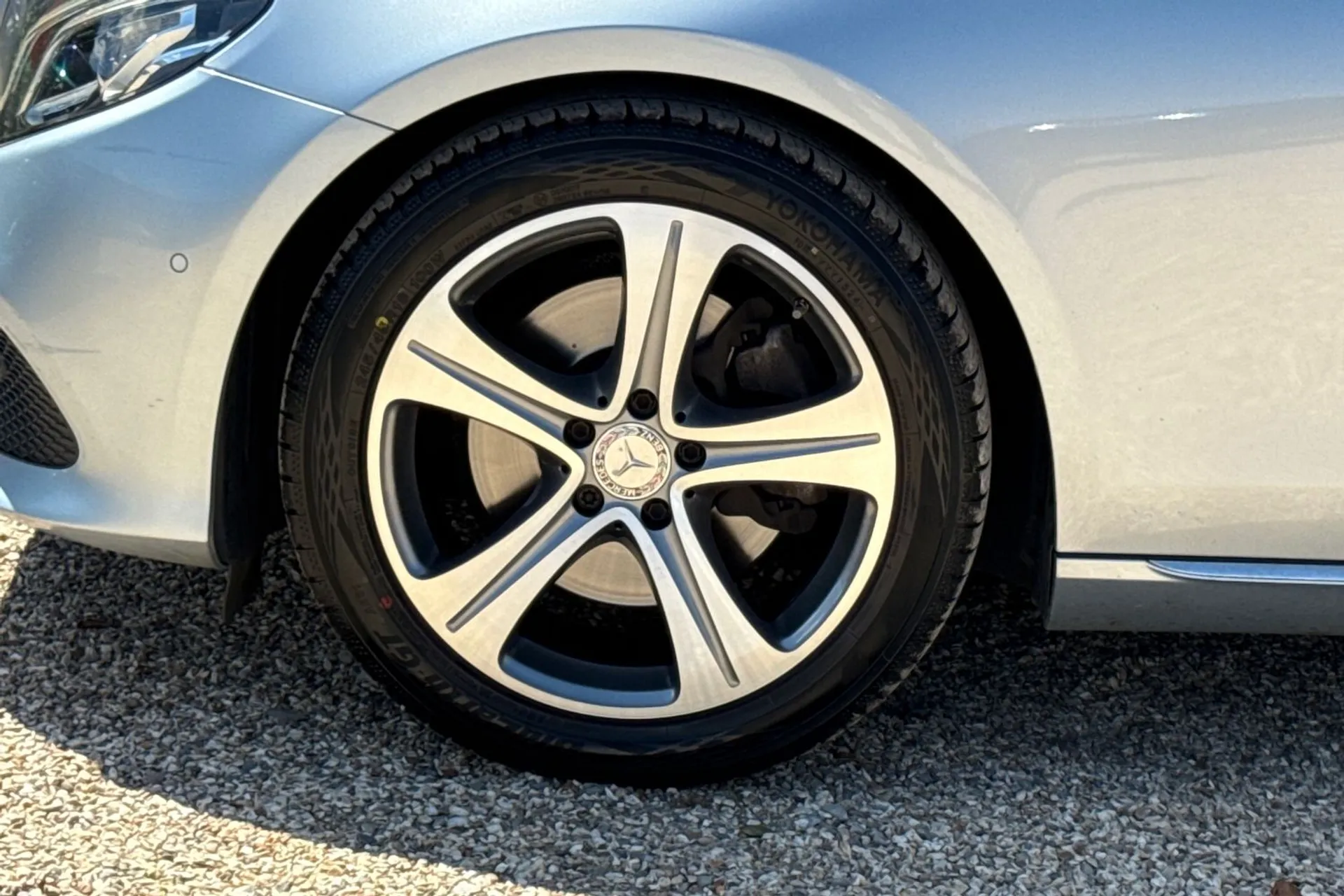 MERCEDES-BENZ E CLASS thumbnail image number 13