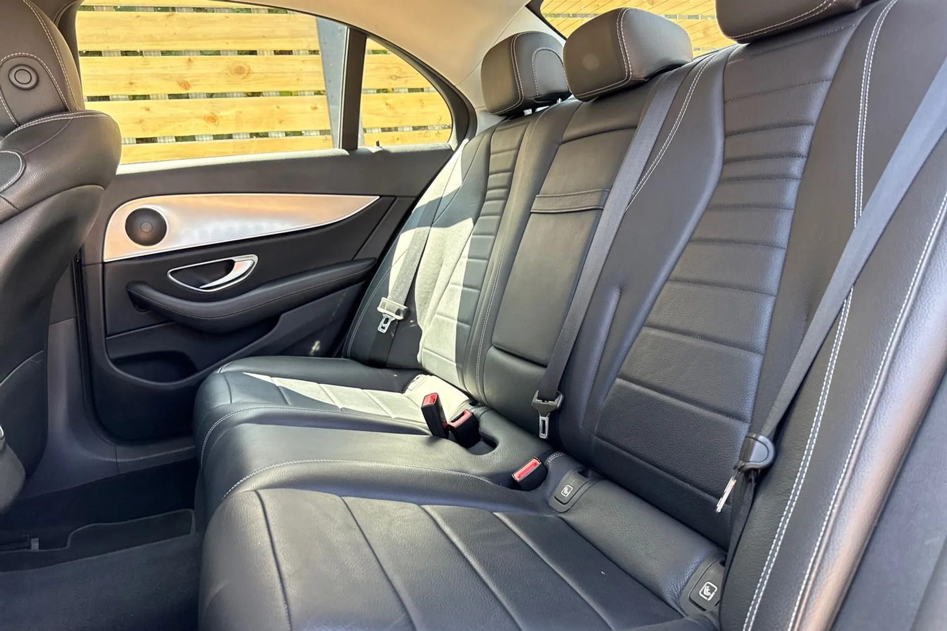 MERCEDES-BENZ E CLASS thumbnail image number 30