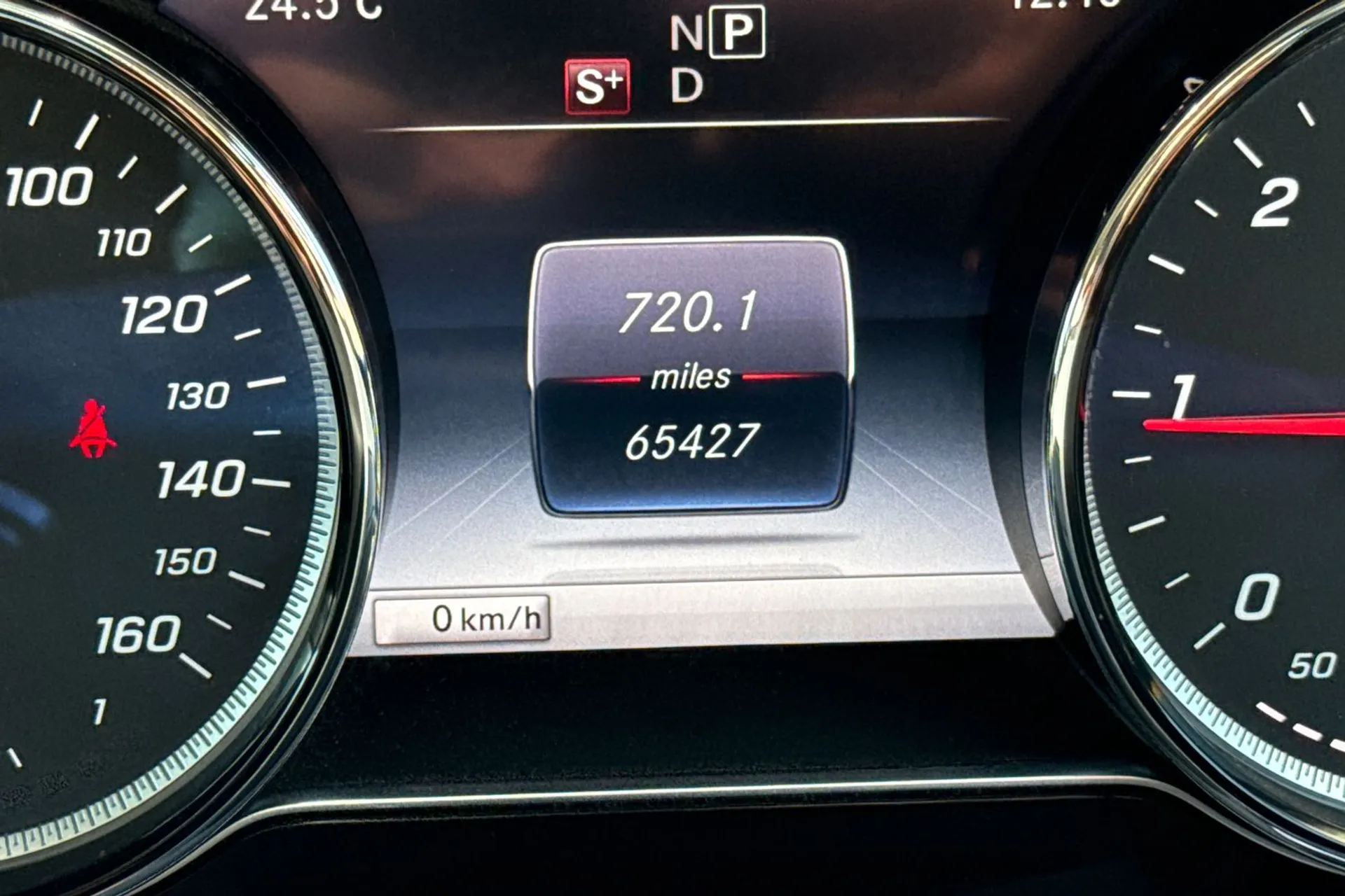 MERCEDES-BENZ E CLASS thumbnail image number 41