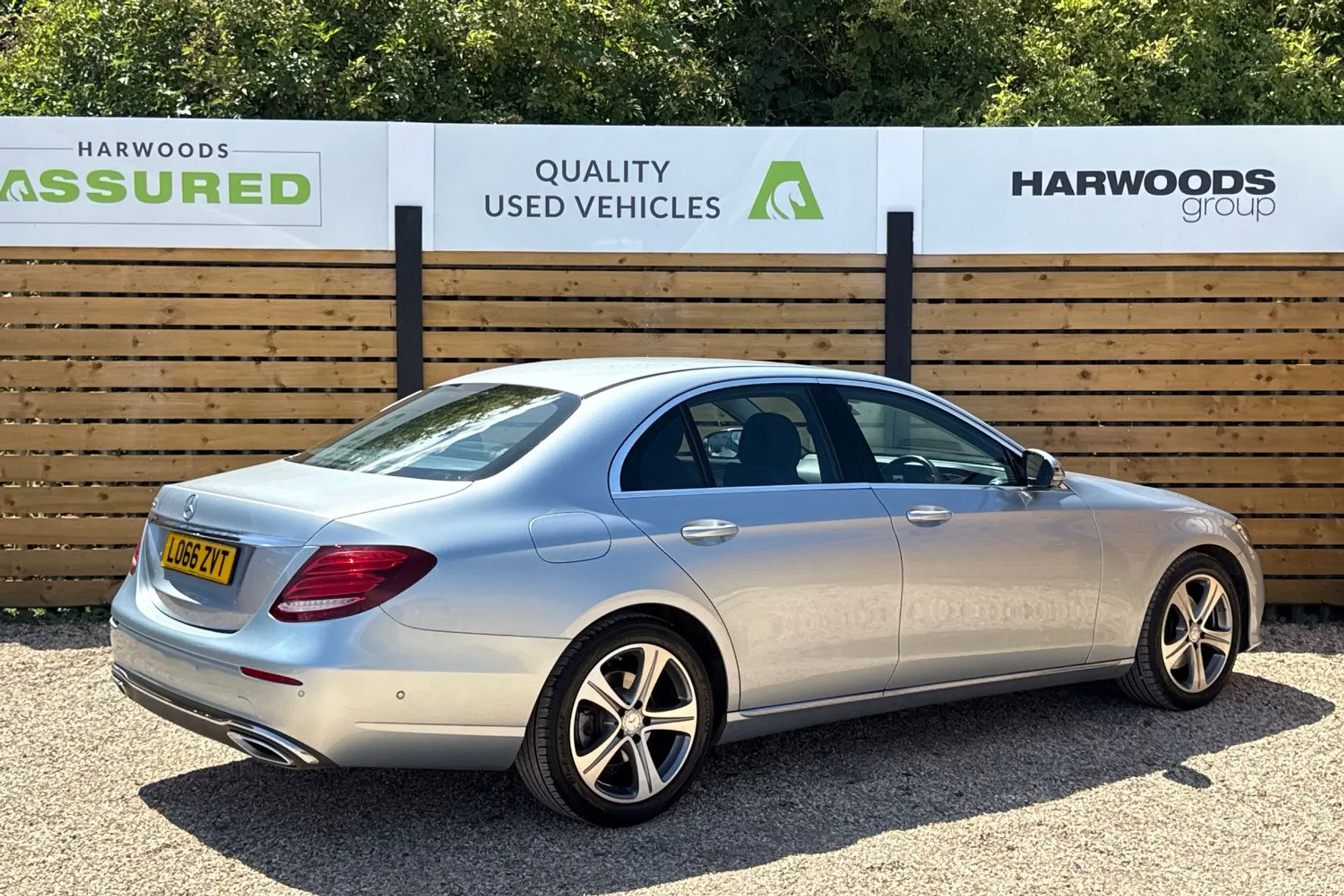MERCEDES-BENZ E CLASS thumbnail image number 7