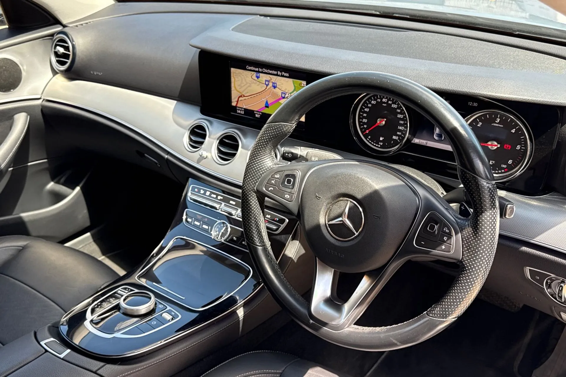 MERCEDES-BENZ E CLASS thumbnail image number 26