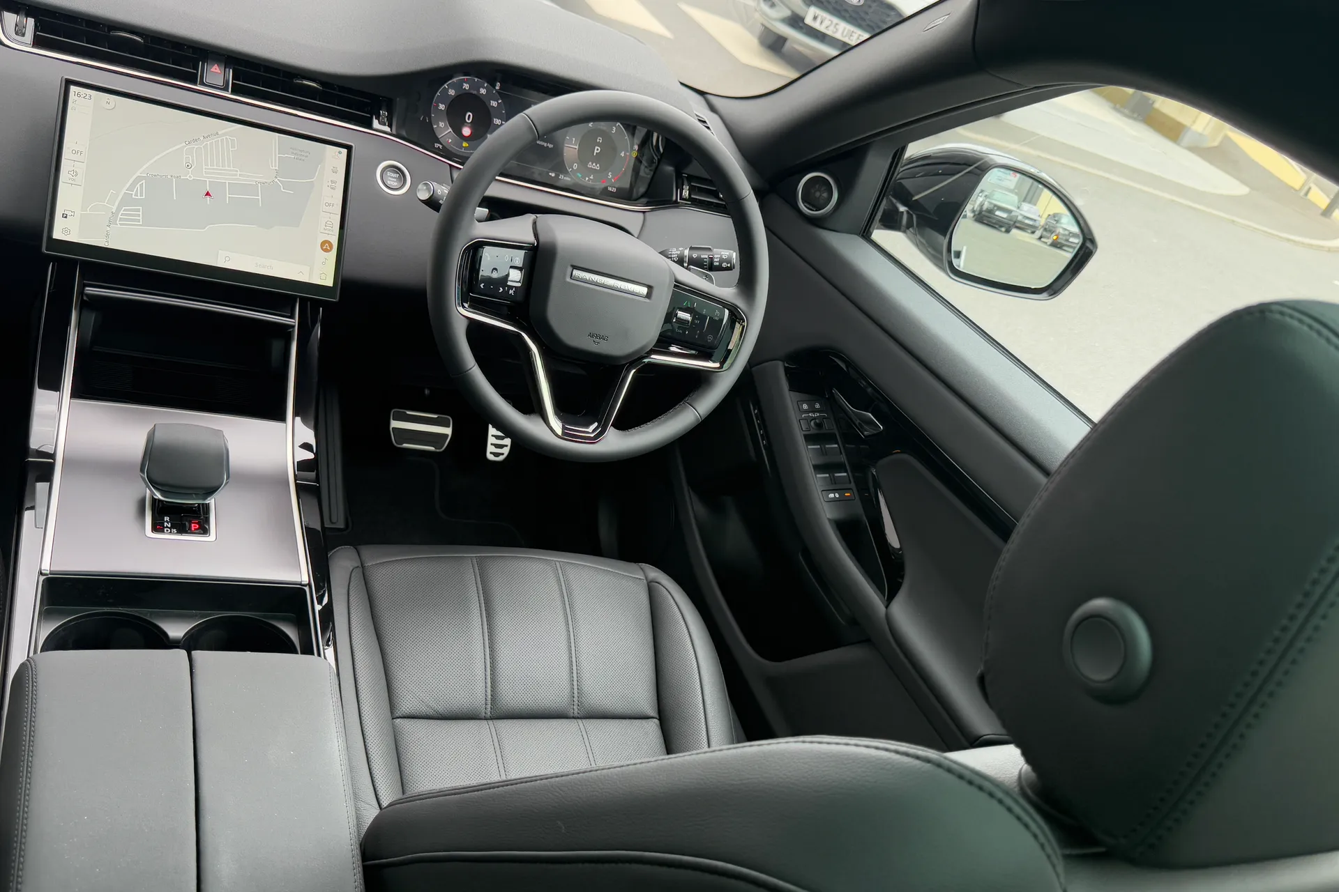 LAND ROVER RANGE ROVER EVOQUE thumbnail image number 62