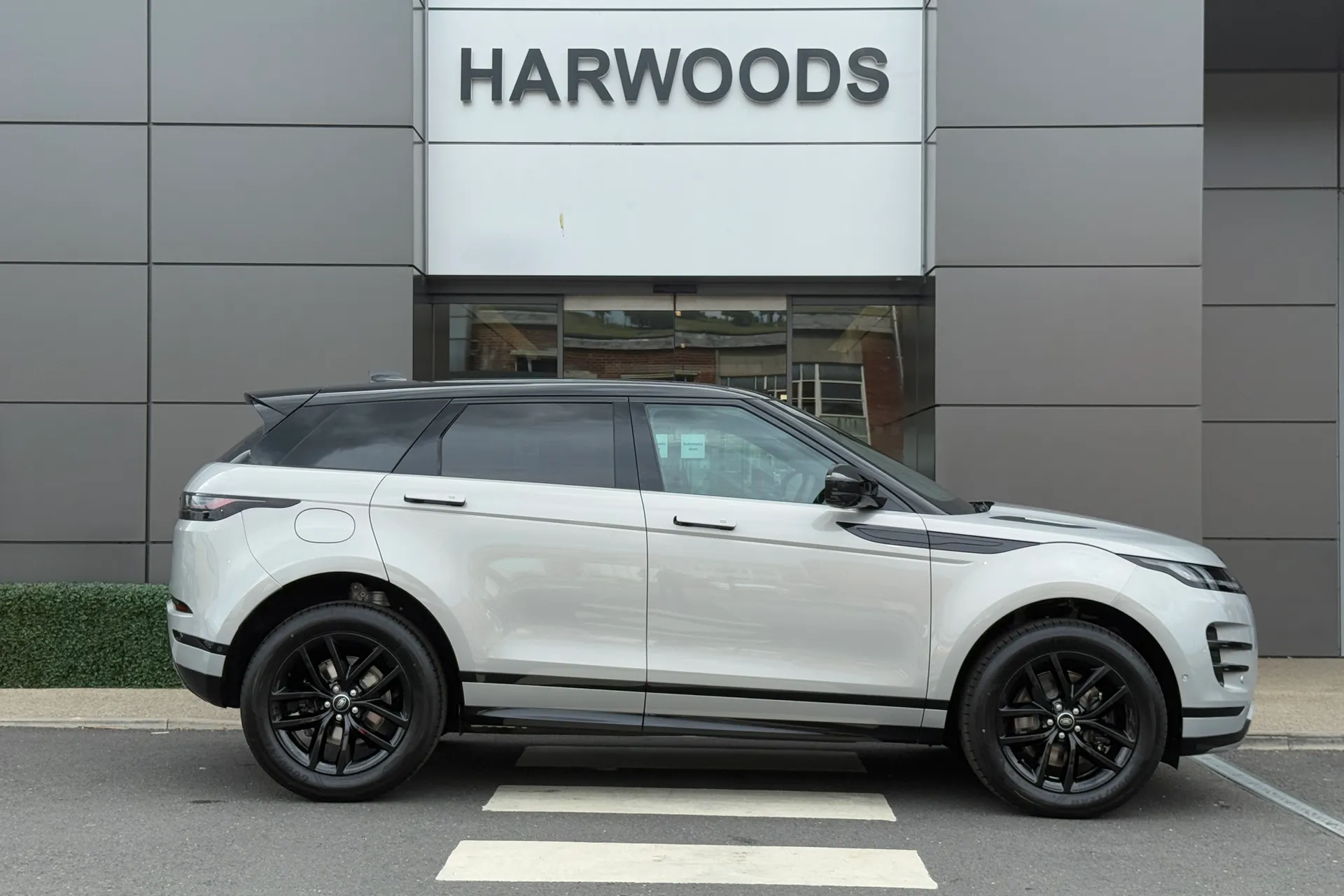 LAND ROVER RANGE ROVER EVOQUE thumbnail image number 2