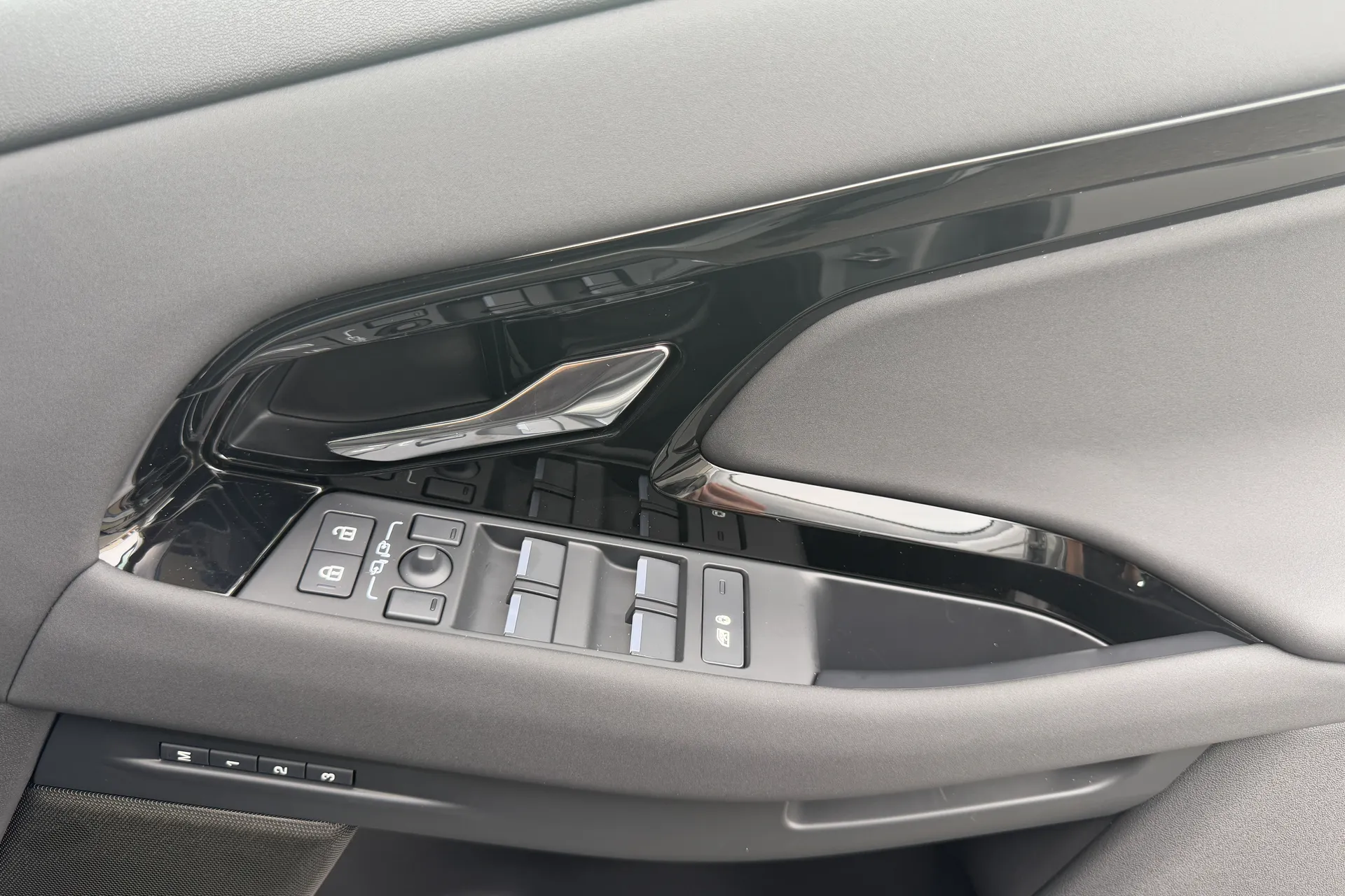 LAND ROVER RANGE ROVER EVOQUE thumbnail image number 20