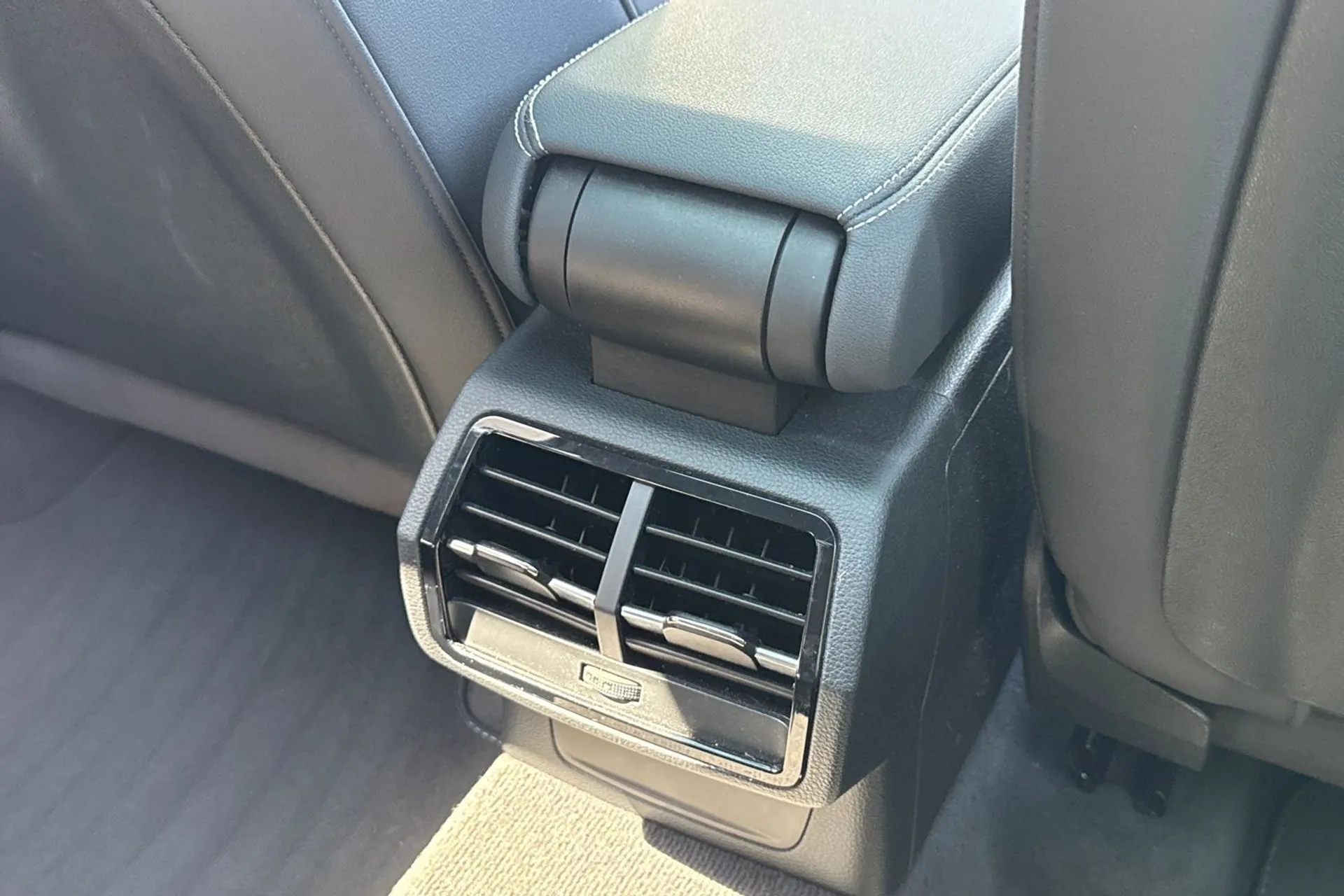 Audi Q3 thumbnail image number 46
