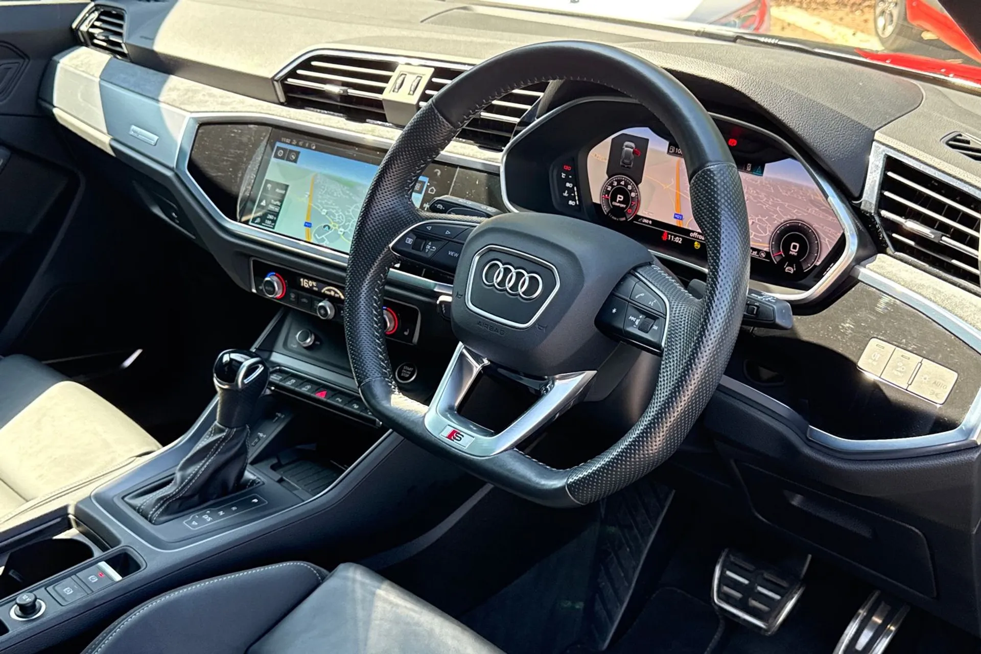 Audi Q3 thumbnail image number 26