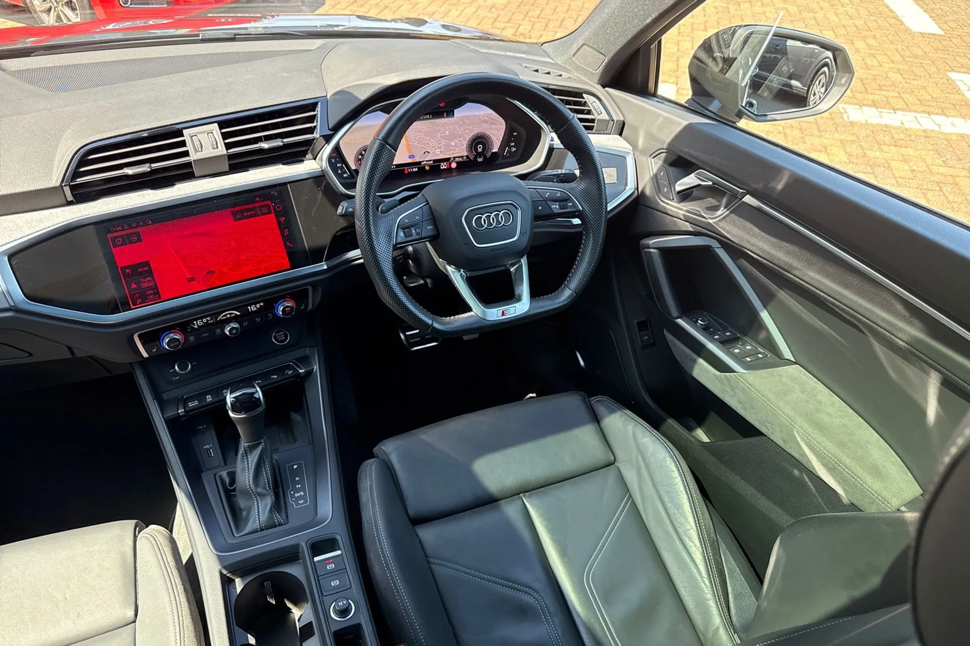 Audi Q3 thumbnail image number 33