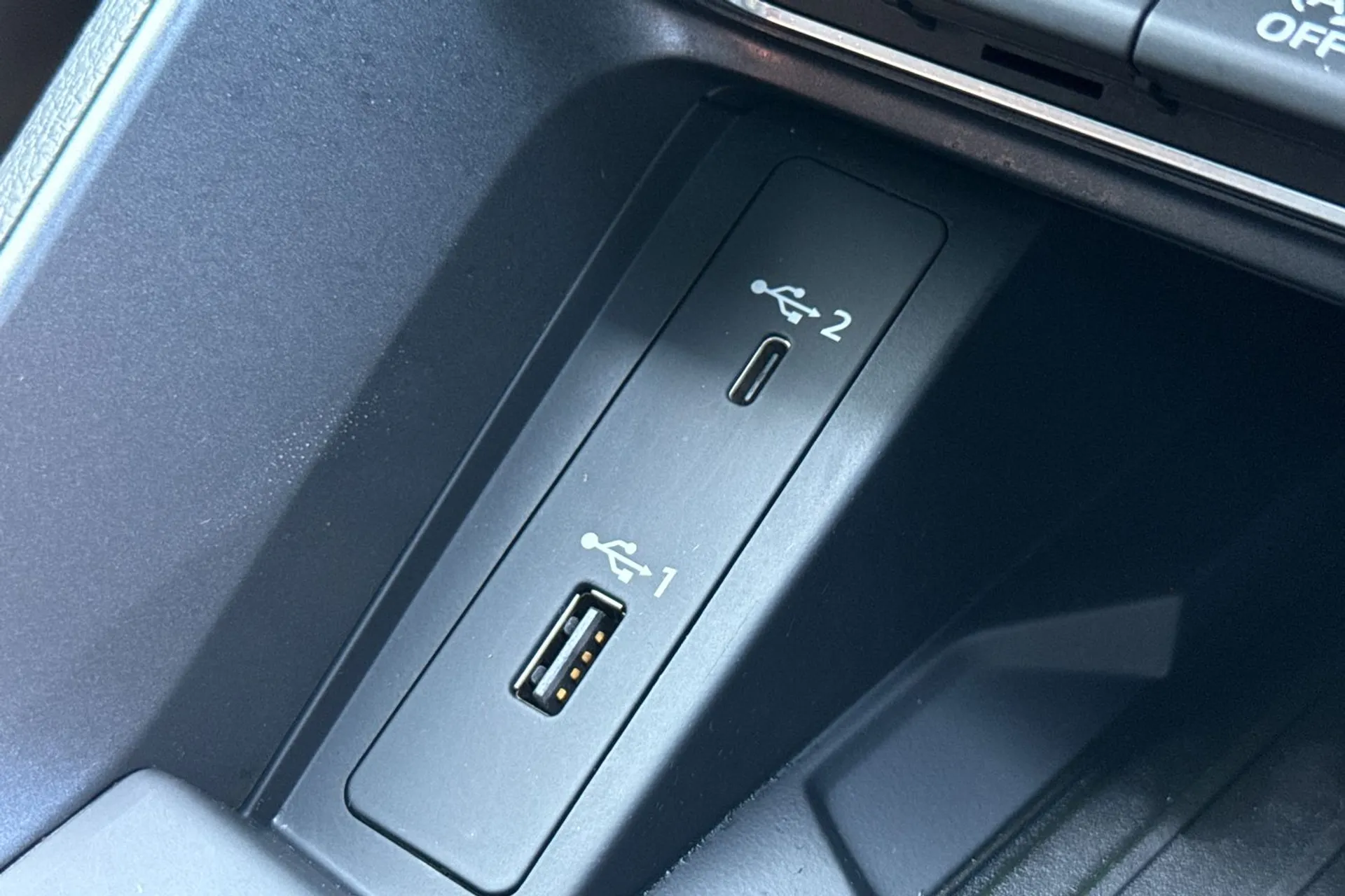 Audi Q3 thumbnail image number 43