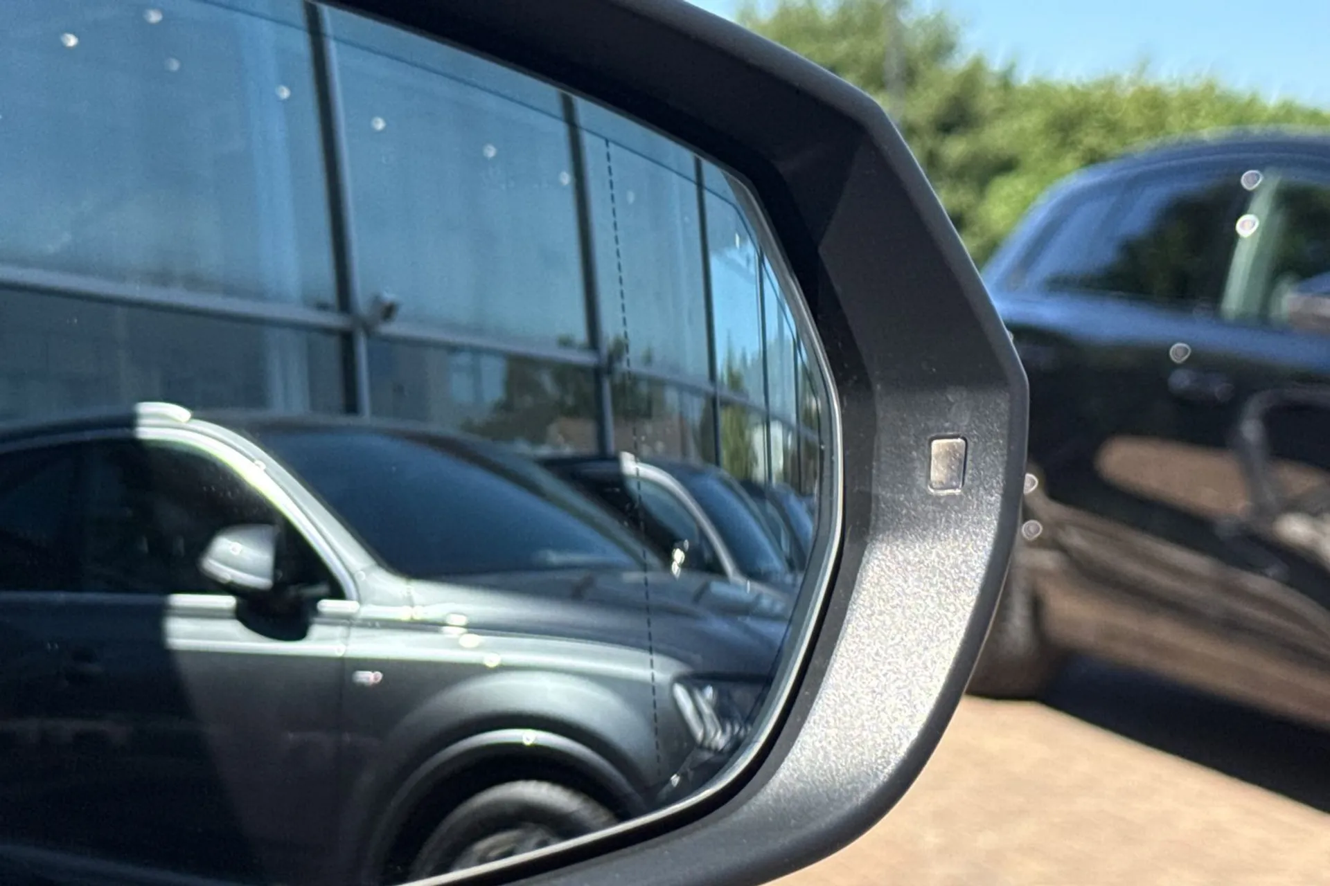 Audi Q3 thumbnail image number 49