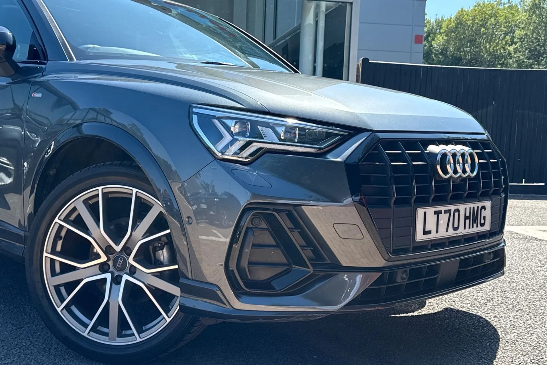 Audi Q3 thumbnail image number 6