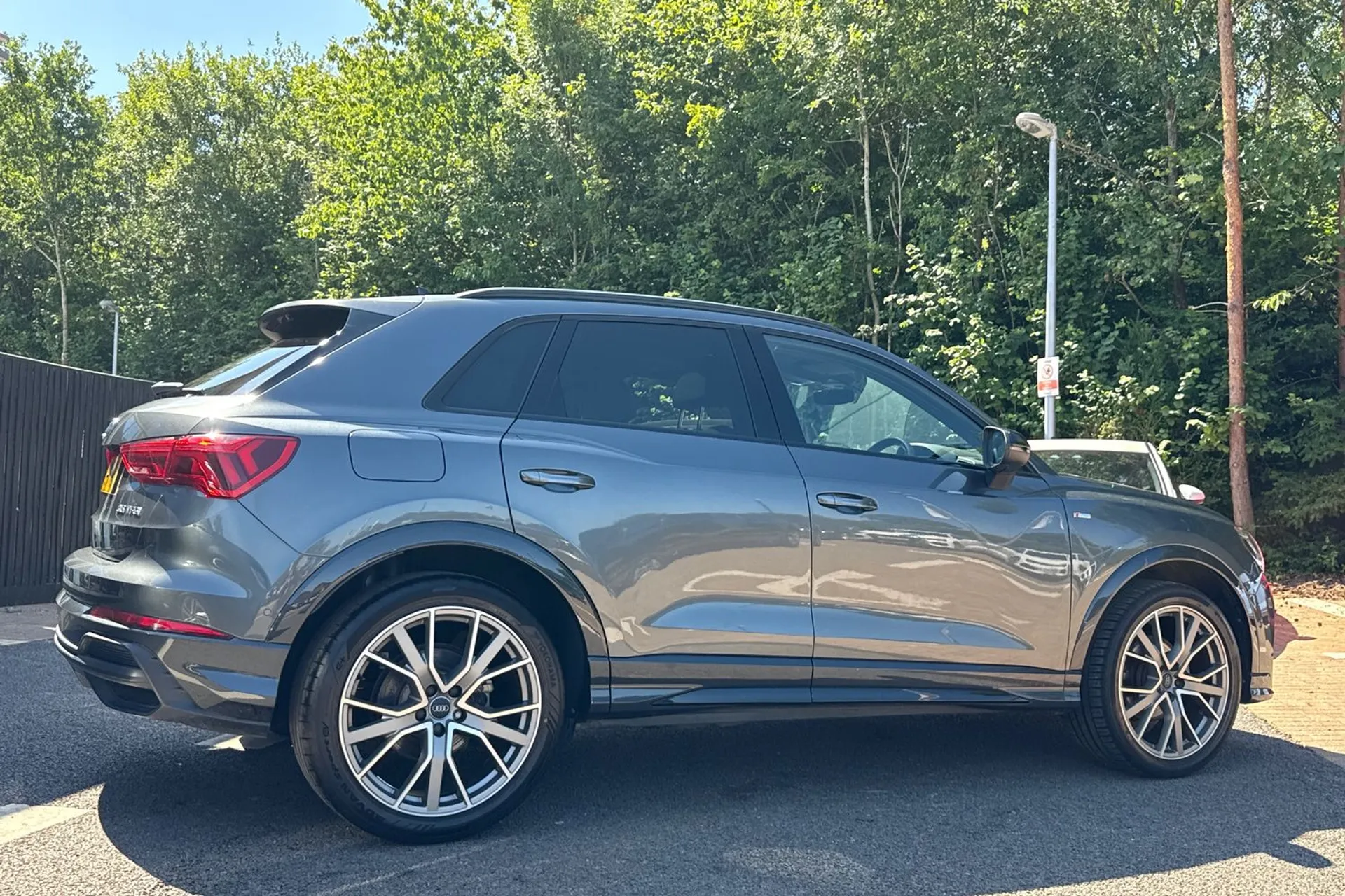 Audi Q3 thumbnail image number 7