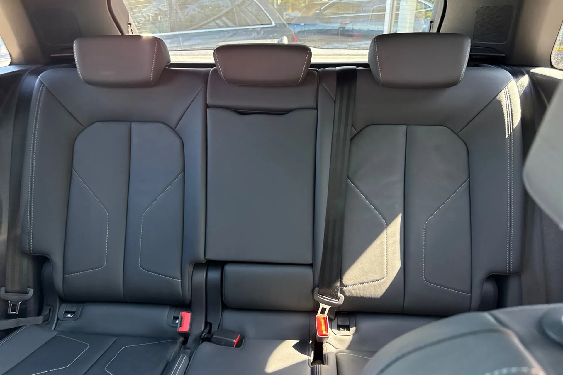 Audi Q3 thumbnail image number 30