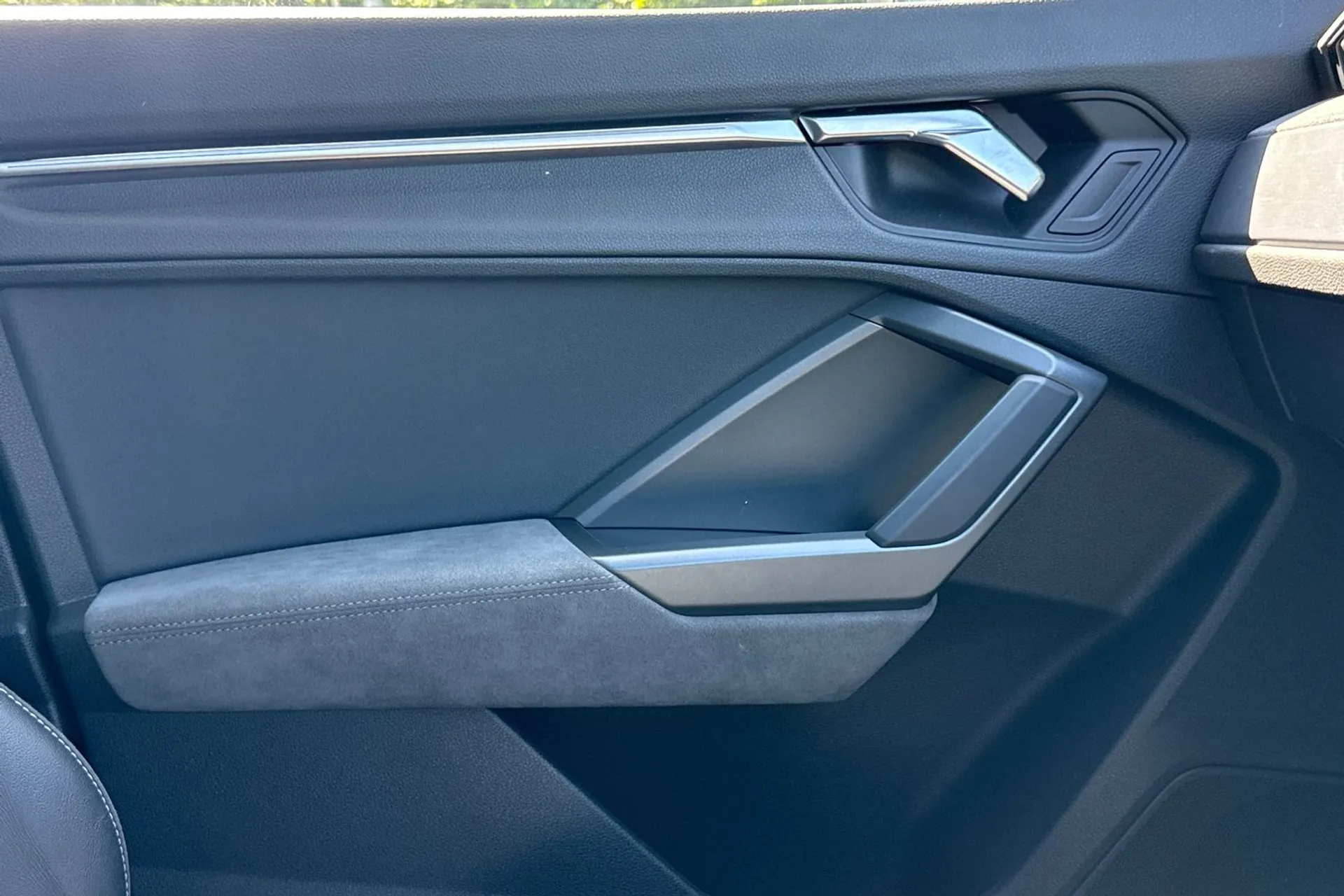 Audi Q3 thumbnail image number 39