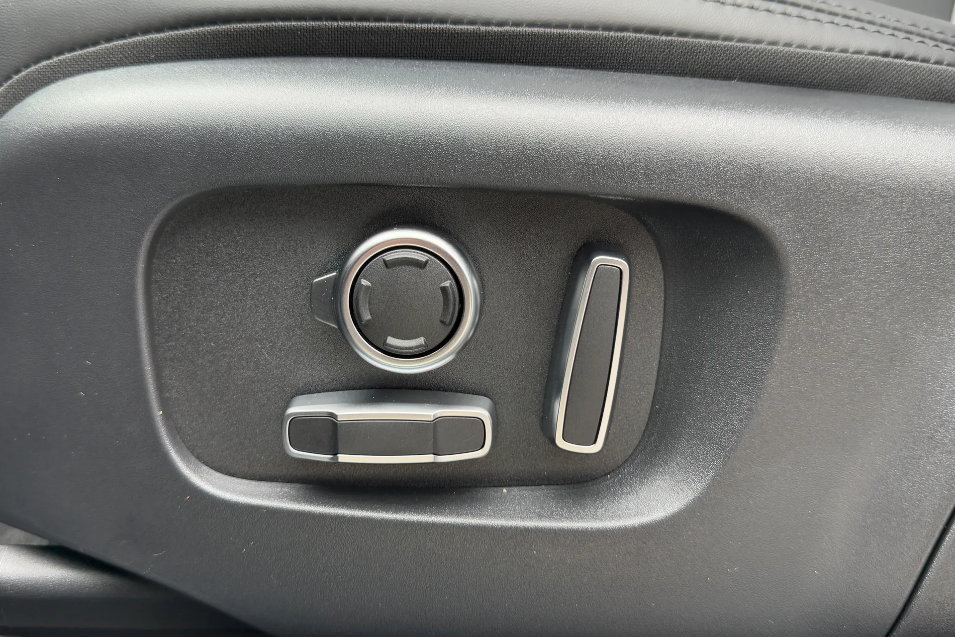 LAND ROVER RANGE ROVER EVOQUE thumbnail image number 62