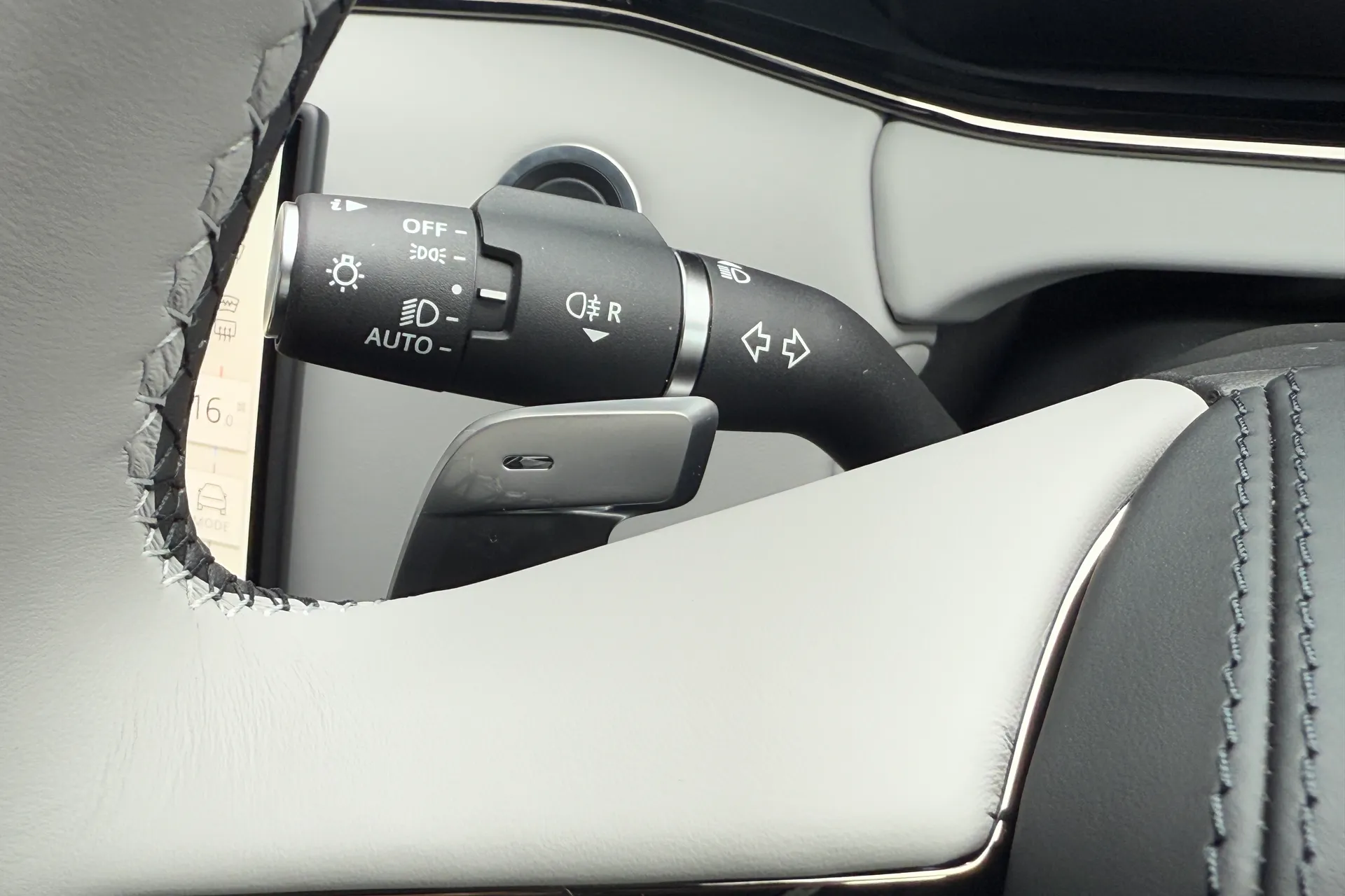 LAND ROVER RANGE ROVER EVOQUE thumbnail image number 38