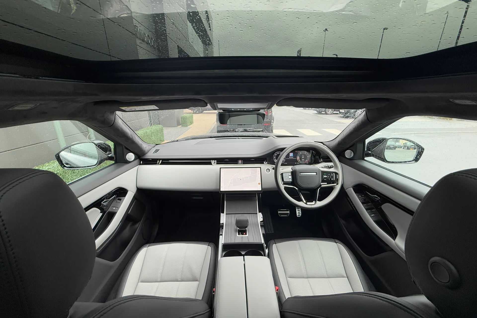 LAND ROVER RANGE ROVER EVOQUE thumbnail image number 3