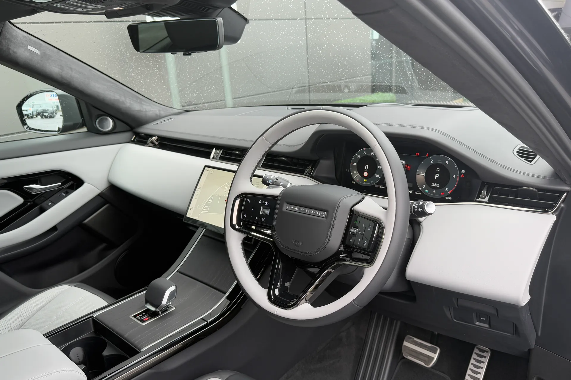 LAND ROVER RANGE ROVER EVOQUE thumbnail image number 19
