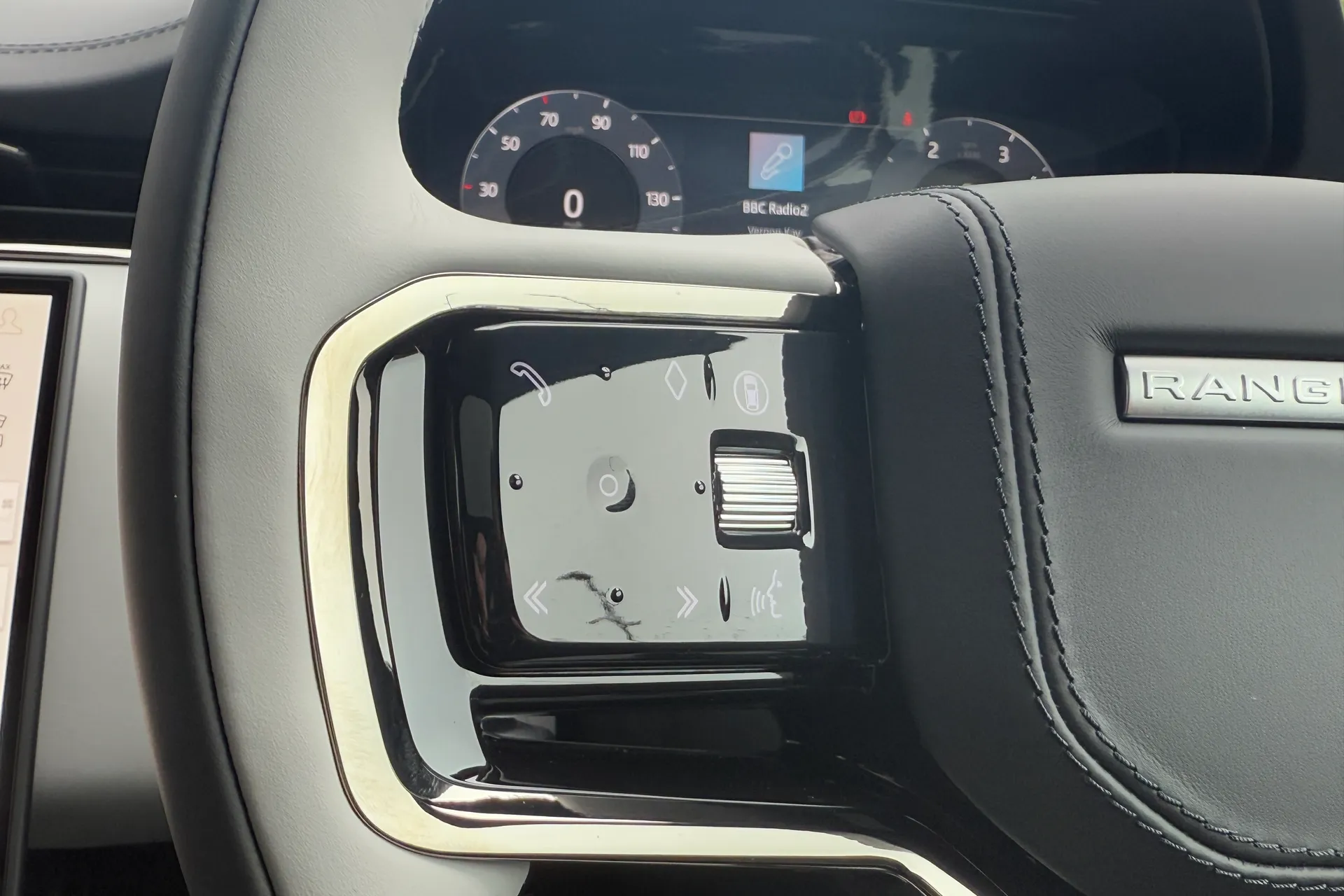 LAND ROVER RANGE ROVER EVOQUE thumbnail image number 34