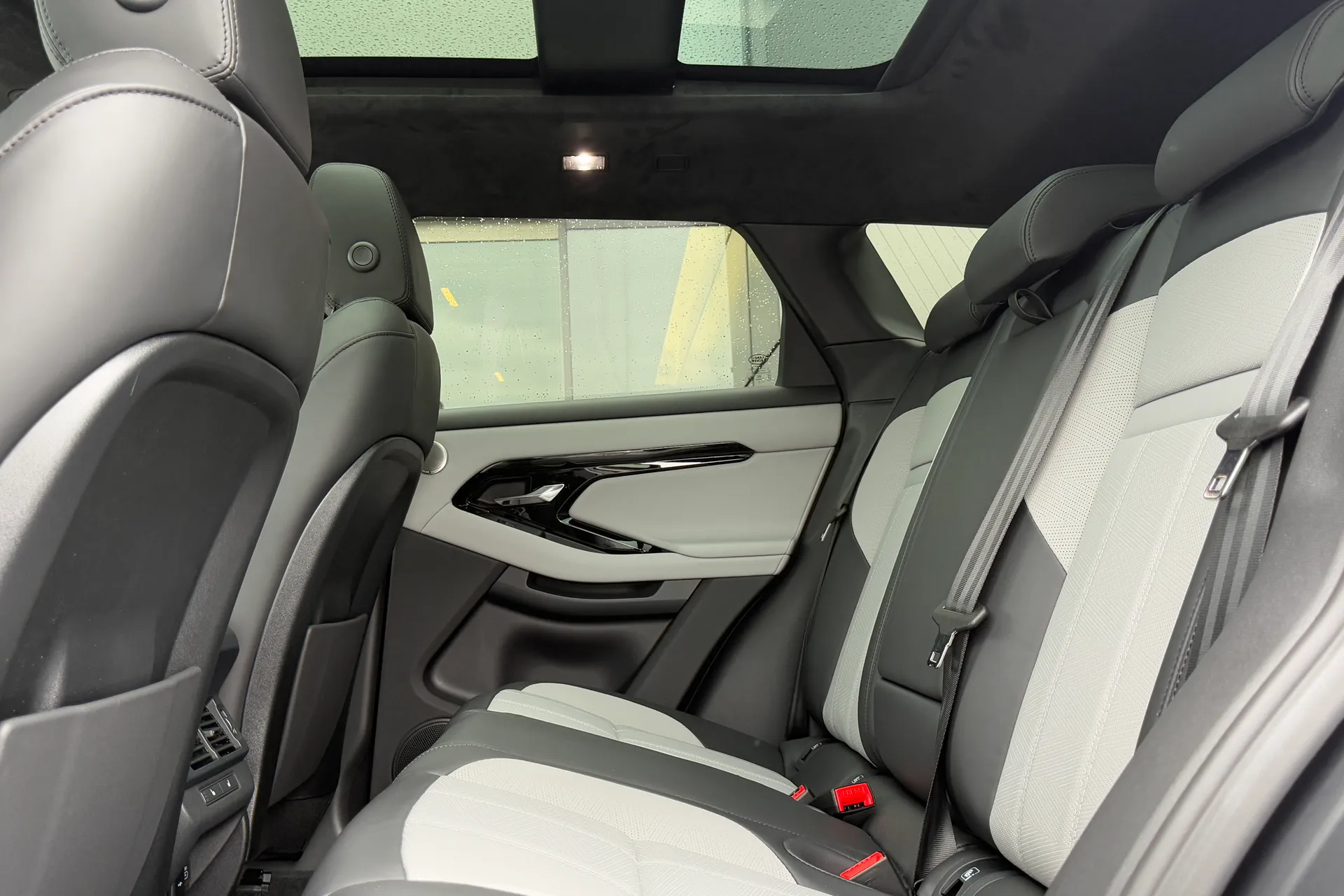 LAND ROVER RANGE ROVER EVOQUE thumbnail image number 64