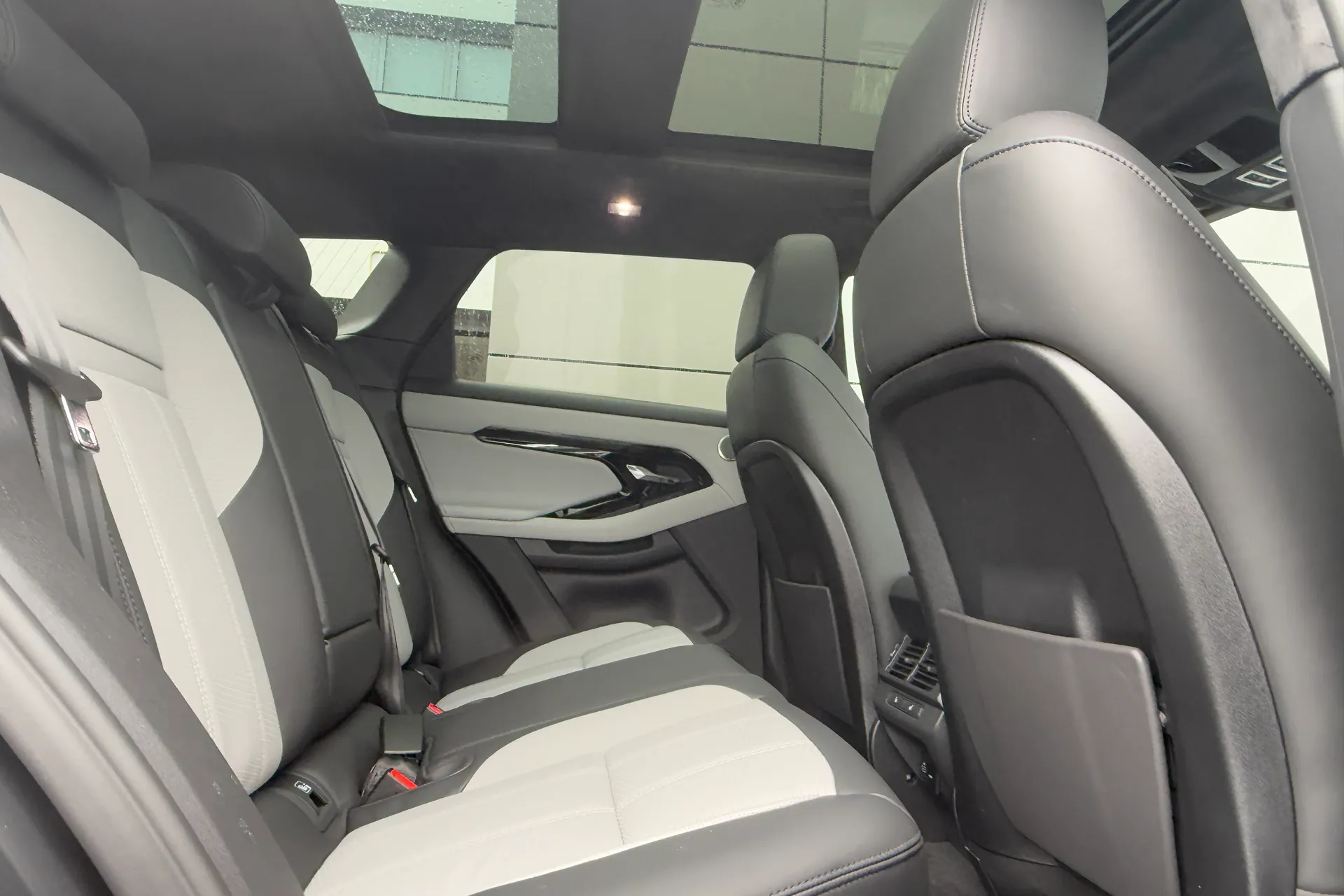 LAND ROVER RANGE ROVER EVOQUE thumbnail image number 45