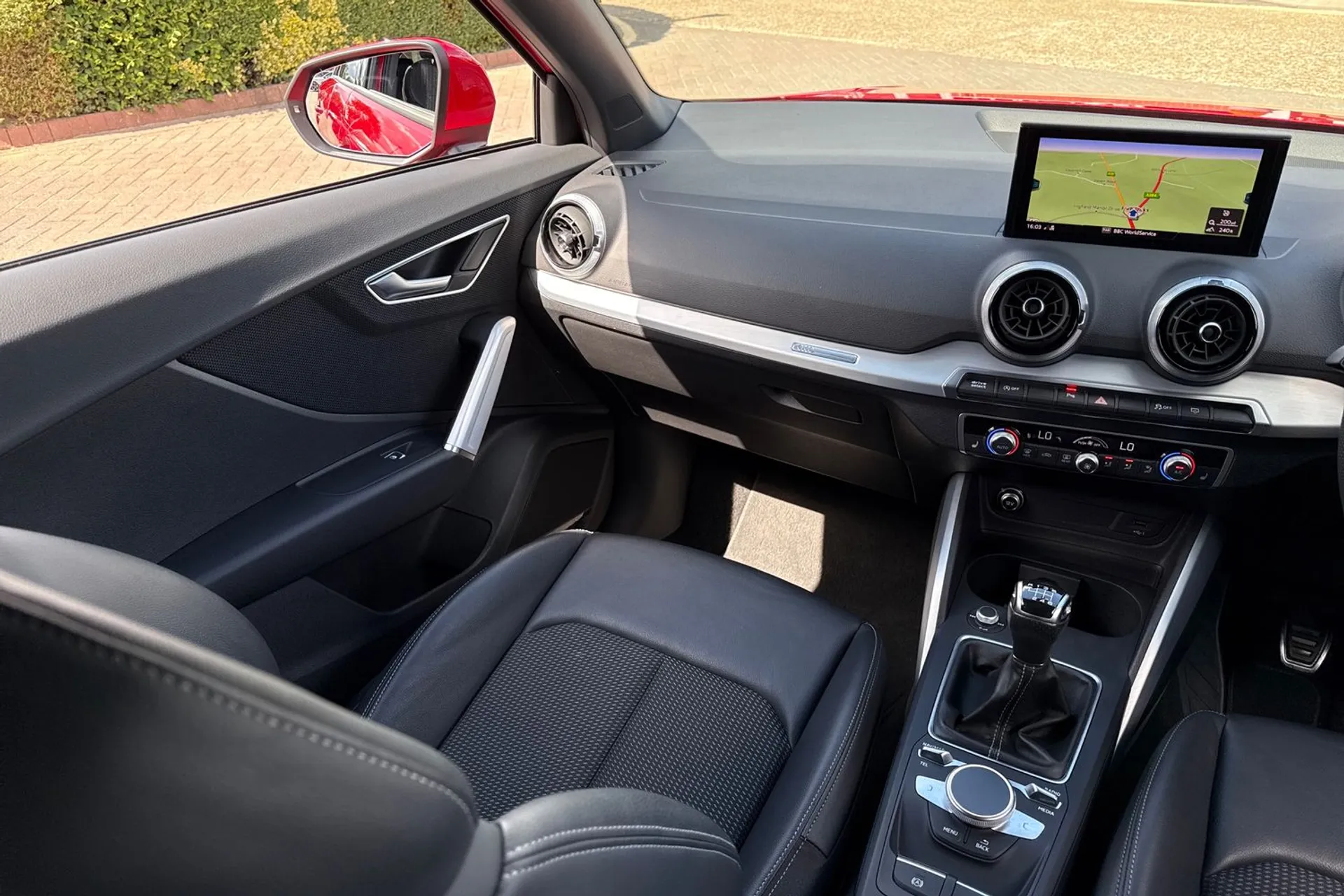 Audi Q2 thumbnail image number 34