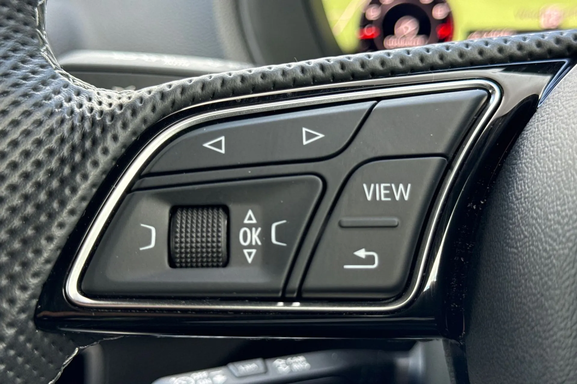 Audi Q2 thumbnail image number 21