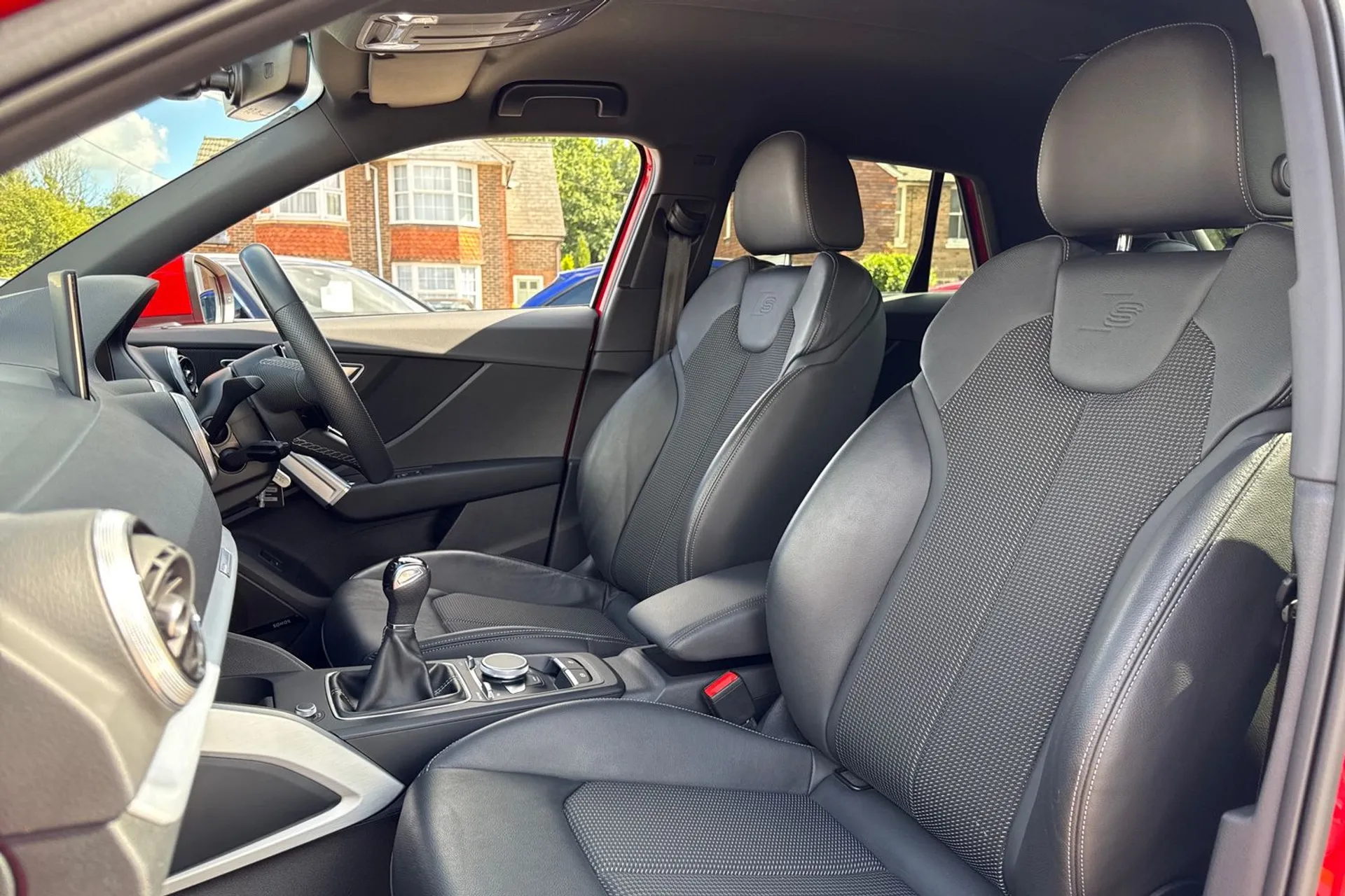 Audi Q2 thumbnail image number 30