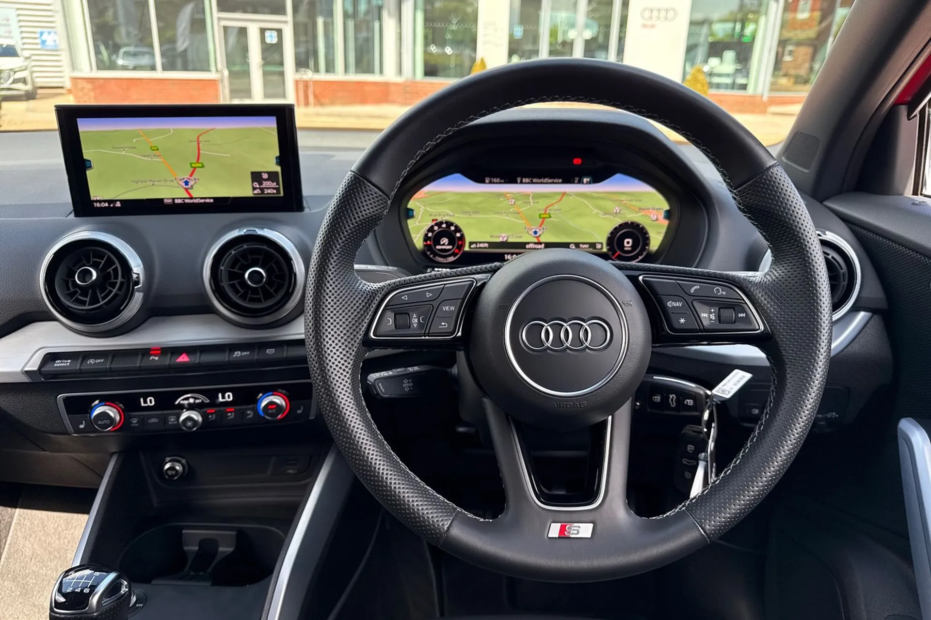 Audi Q2 thumbnail image number 37