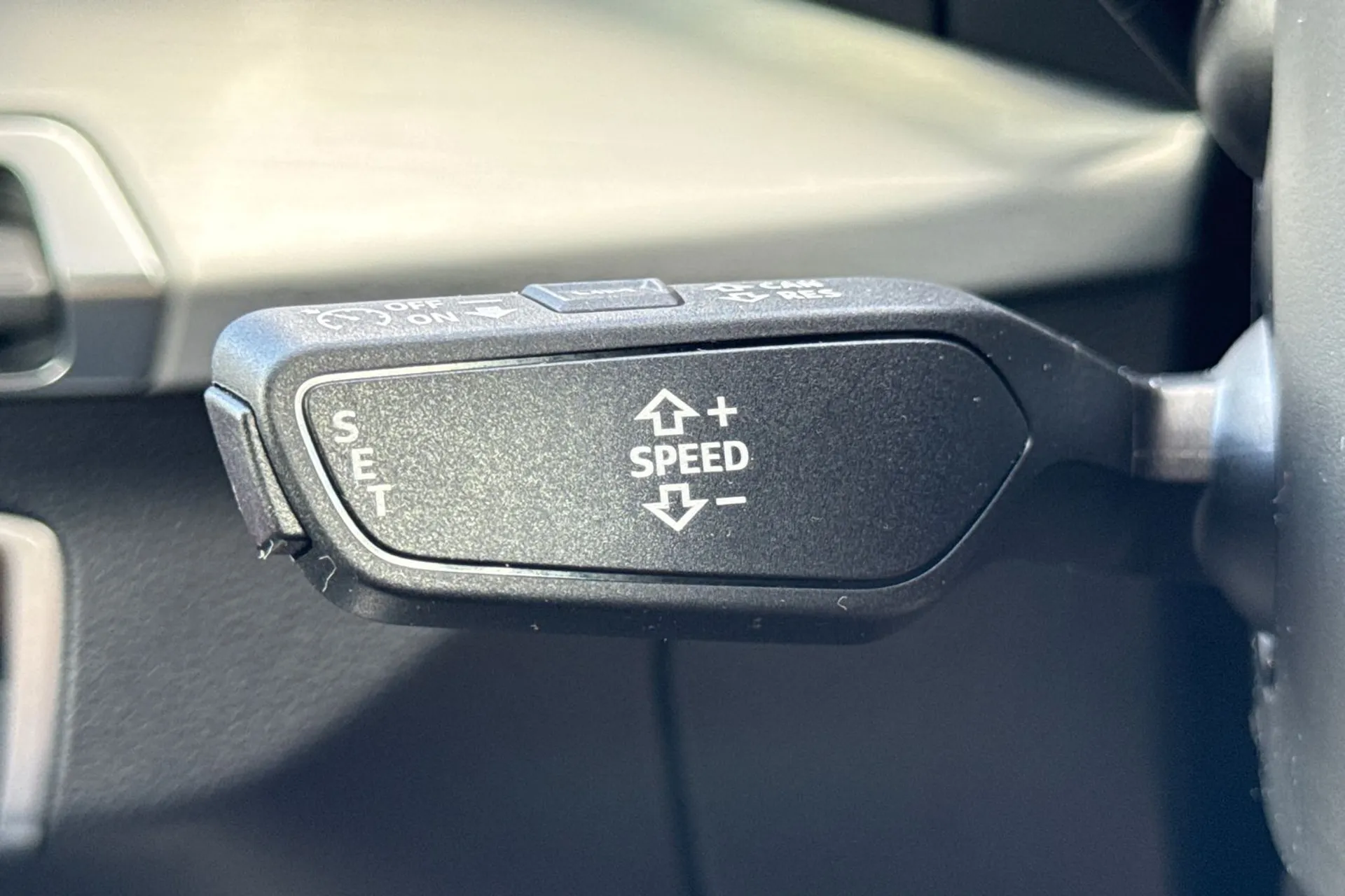 Audi Q2 thumbnail image number 18