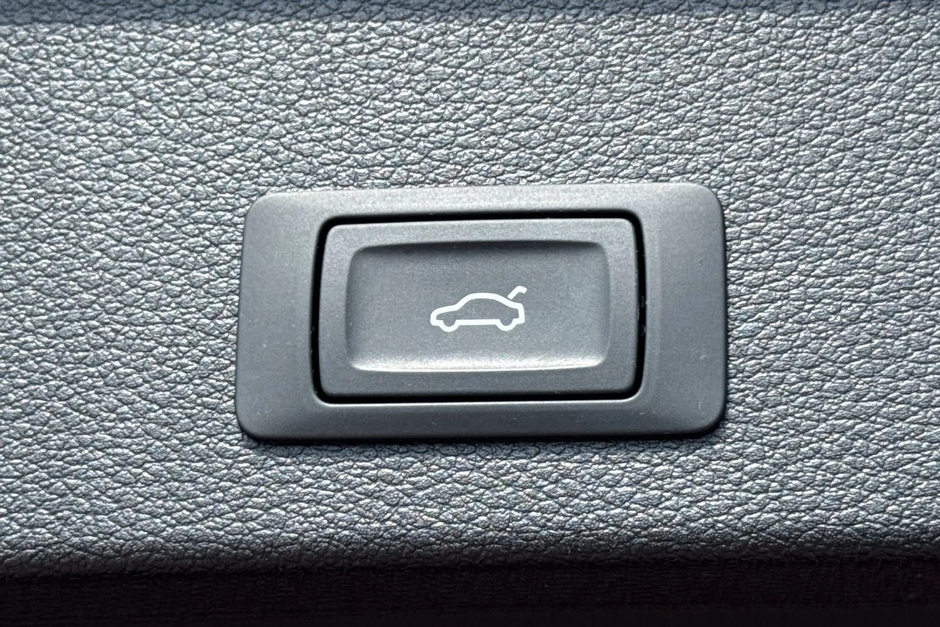Audi Q2 thumbnail image number 33
