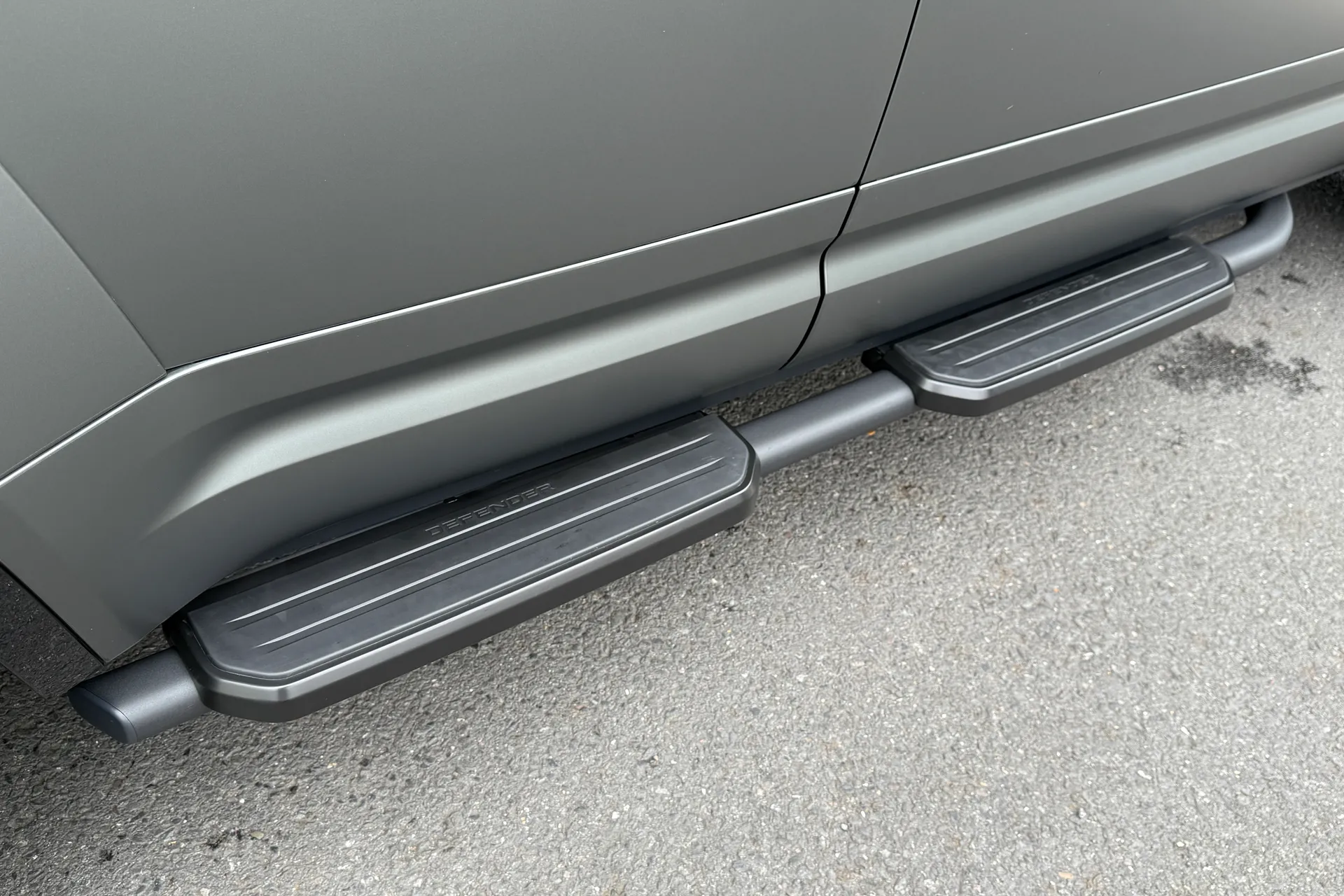 LAND ROVER Defender 110 thumbnail image number 21