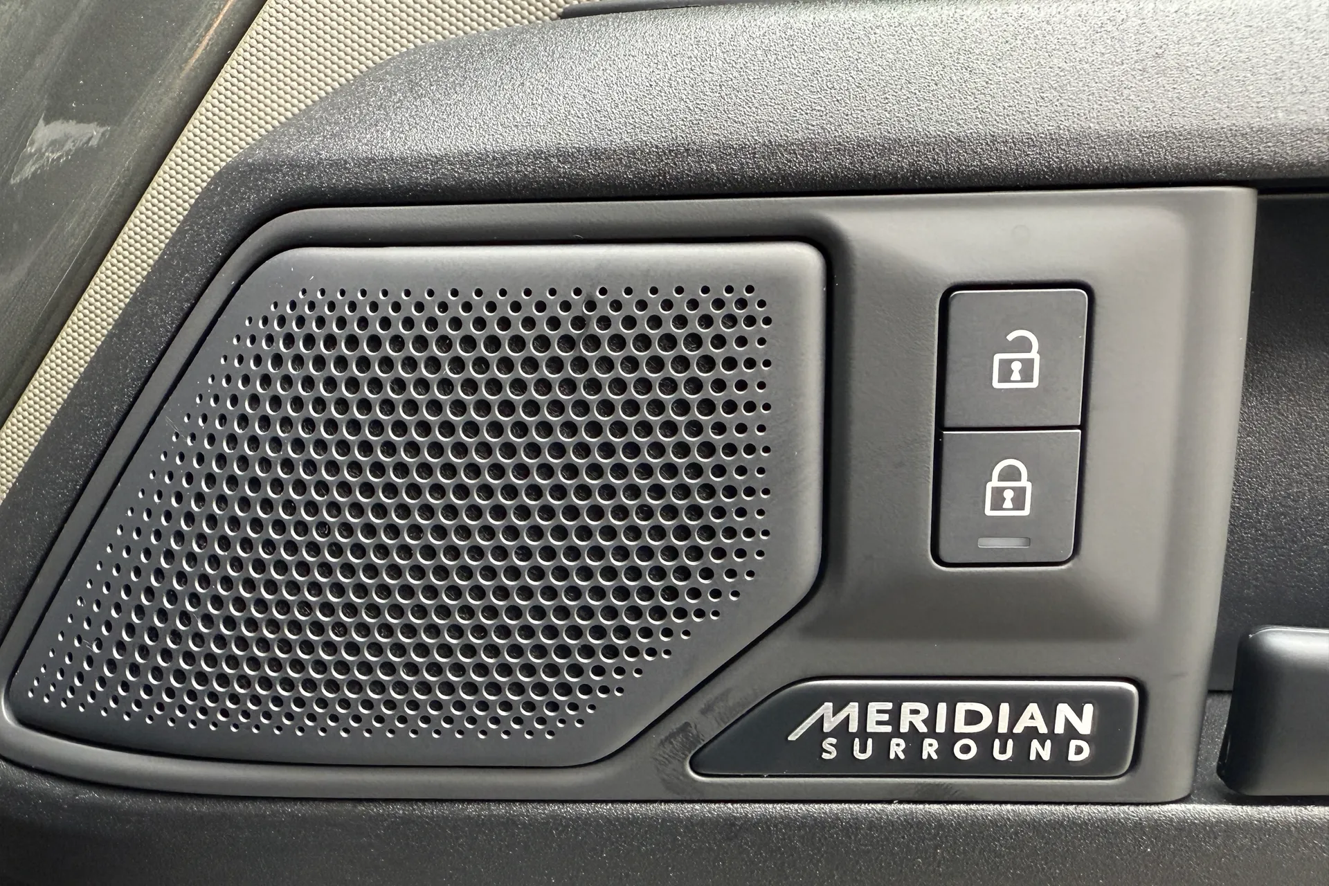 LAND ROVER Defender 110 thumbnail image number 62