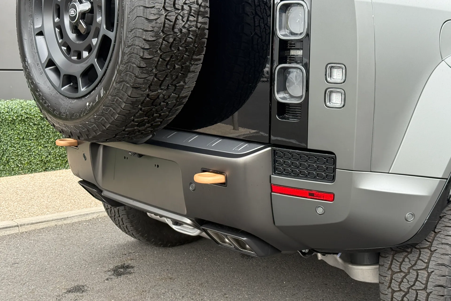 LAND ROVER Defender 110 thumbnail image number 40