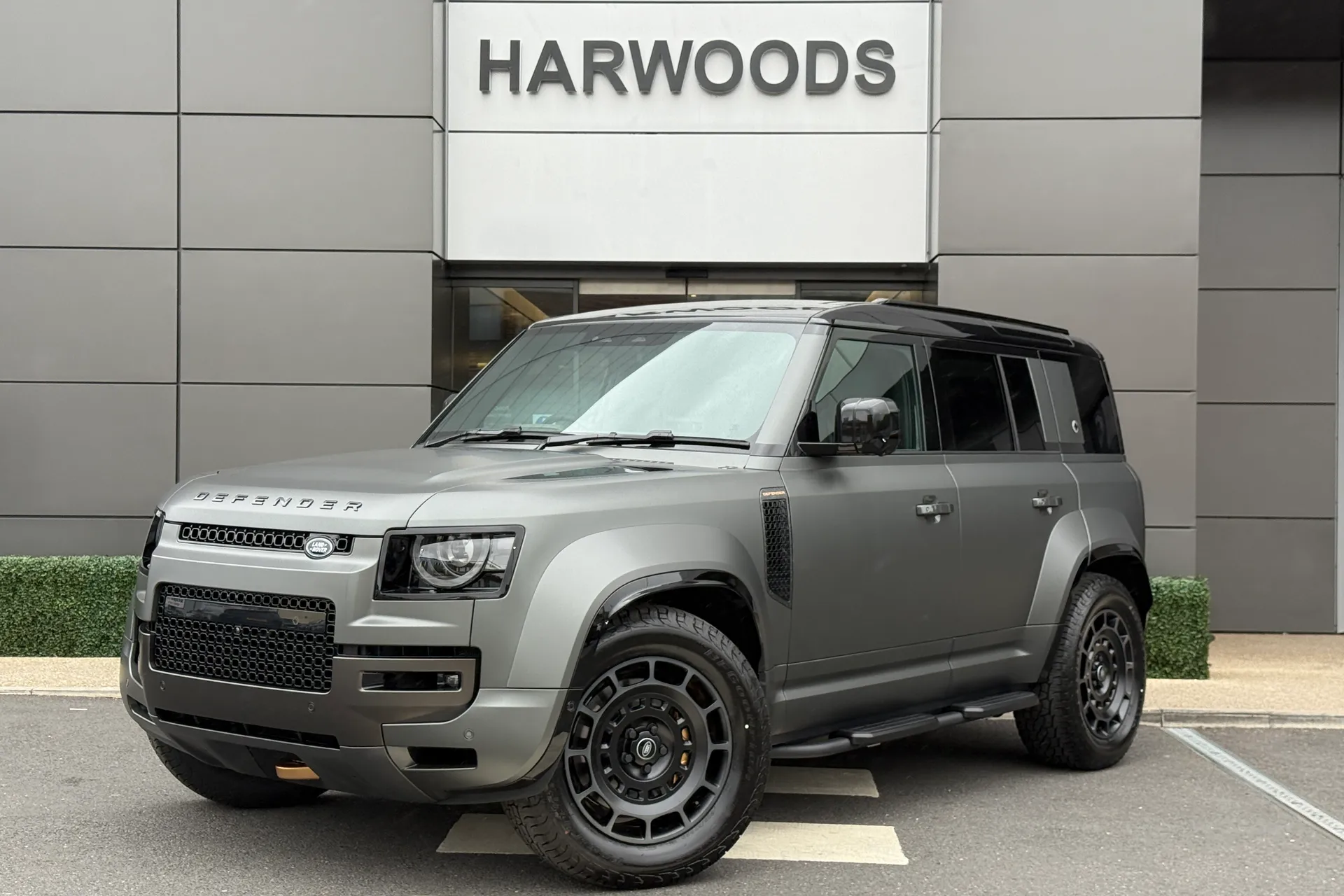 LAND ROVER Defender 110 thumbnail image number 14