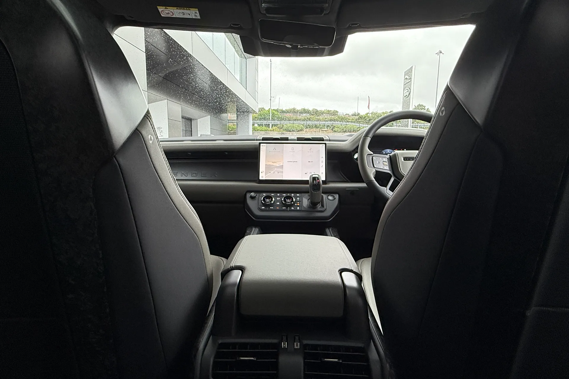 LAND ROVER Defender 110 thumbnail image number 76